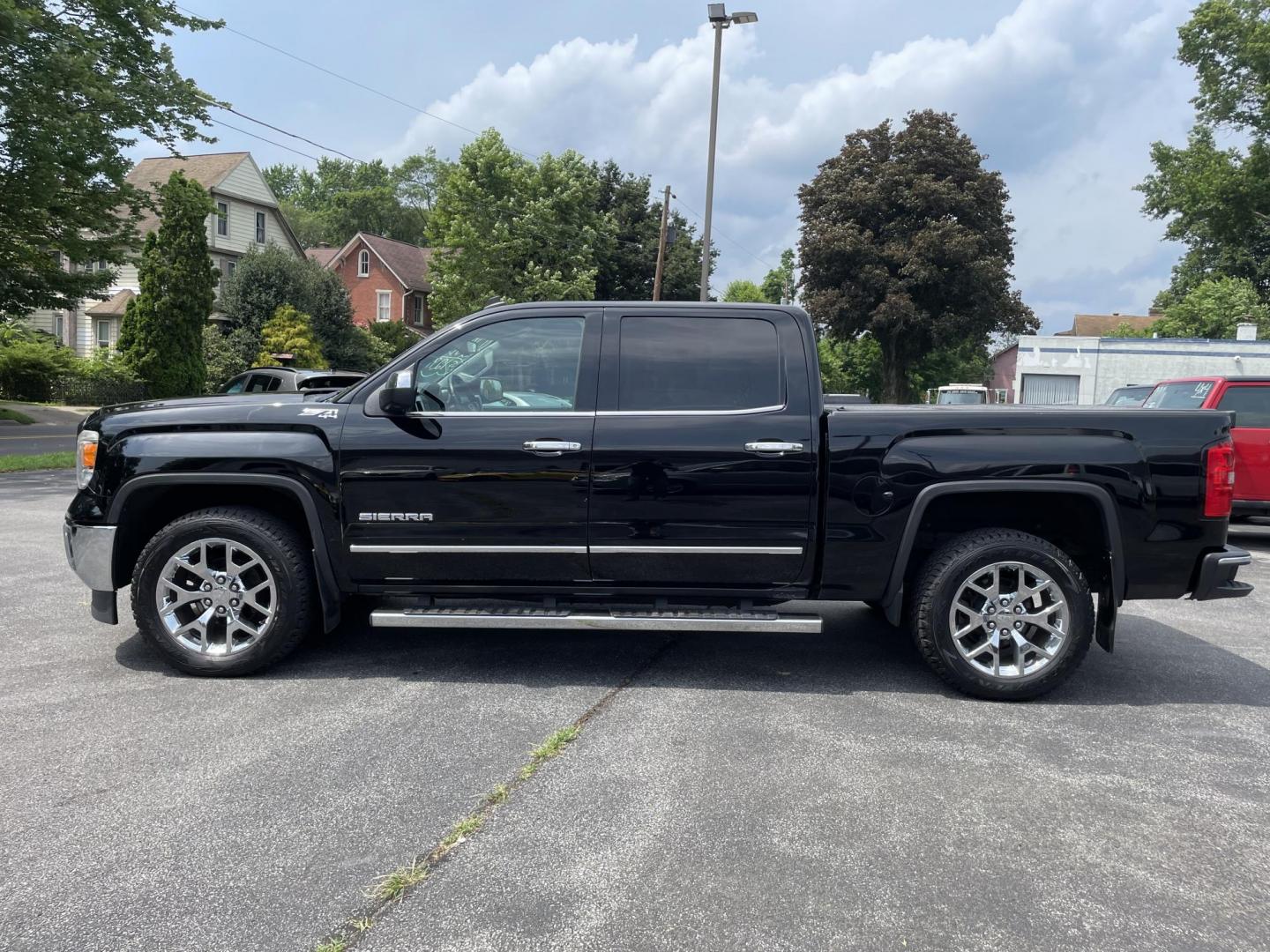 2014 black /black GMC Sierra 1500 SLT Crew Cab 4WD (3GTU2VEC5EG) with an 5.3L V8 OHV 16V engine, 6-Speed Automatic transmission, located at 101 N. Main Street, Muncy, PA, 17756, (570) 546-5462, 41.207691, -76.785942 - Photo#4