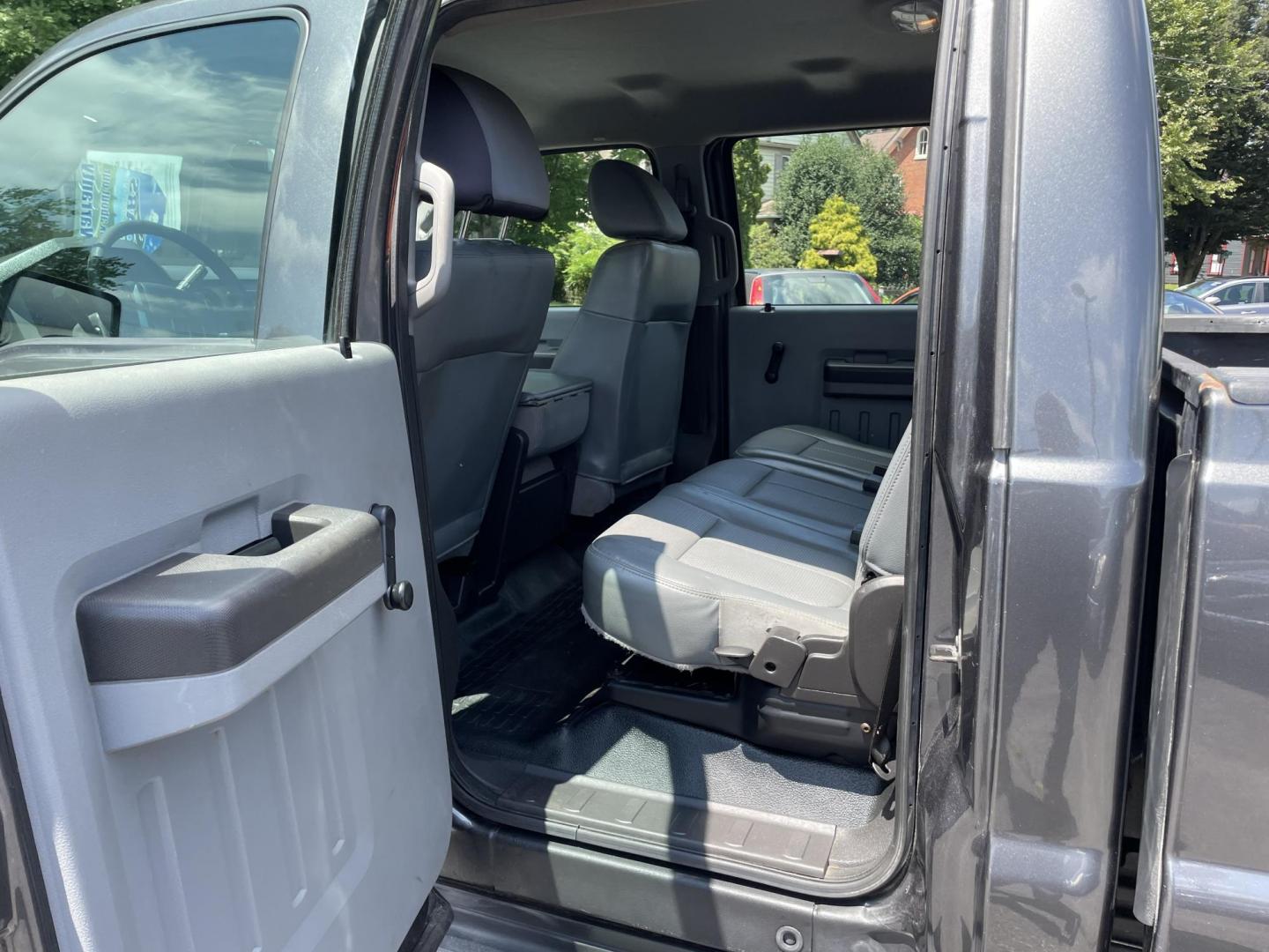 2015 Ford F-250 SD Crew Cab 4WD (1FT7W2B6XFE) with an 6.2L V8 OHV 16V engine, 6-Speed Automatic transmission, located at 101 N. Main Street, Muncy, PA, 17756, (570) 546-5462, 41.207691, -76.785942 - Photo#6
