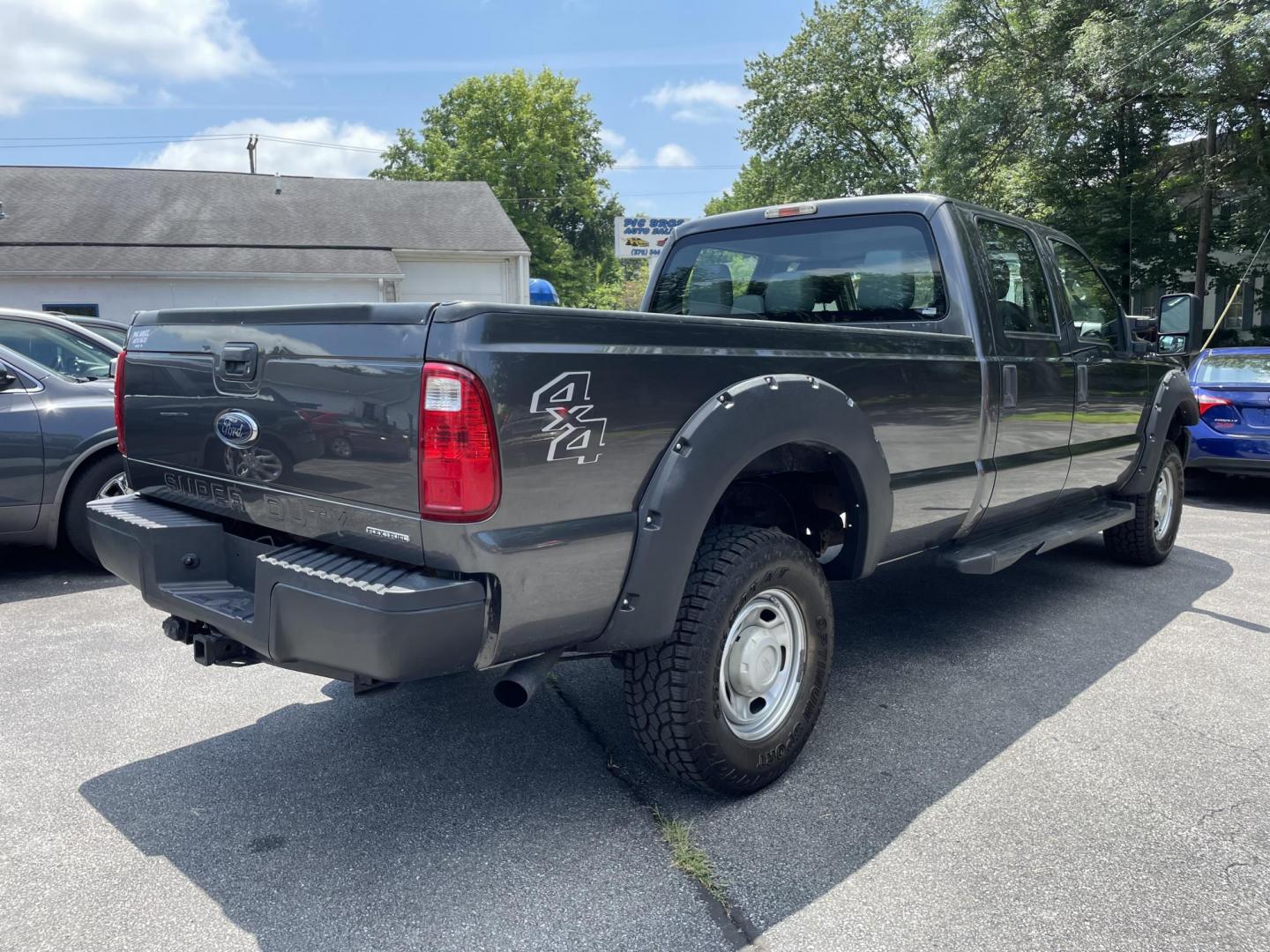 2015 Ford F-250 SD Crew Cab 4WD (1FT7W2B6XFE) with an 6.2L V8 OHV 16V engine, 6-Speed Automatic transmission, located at 101 N. Main Street, Muncy, PA, 17756, (570) 546-5462, 41.207691, -76.785942 - Photo#4