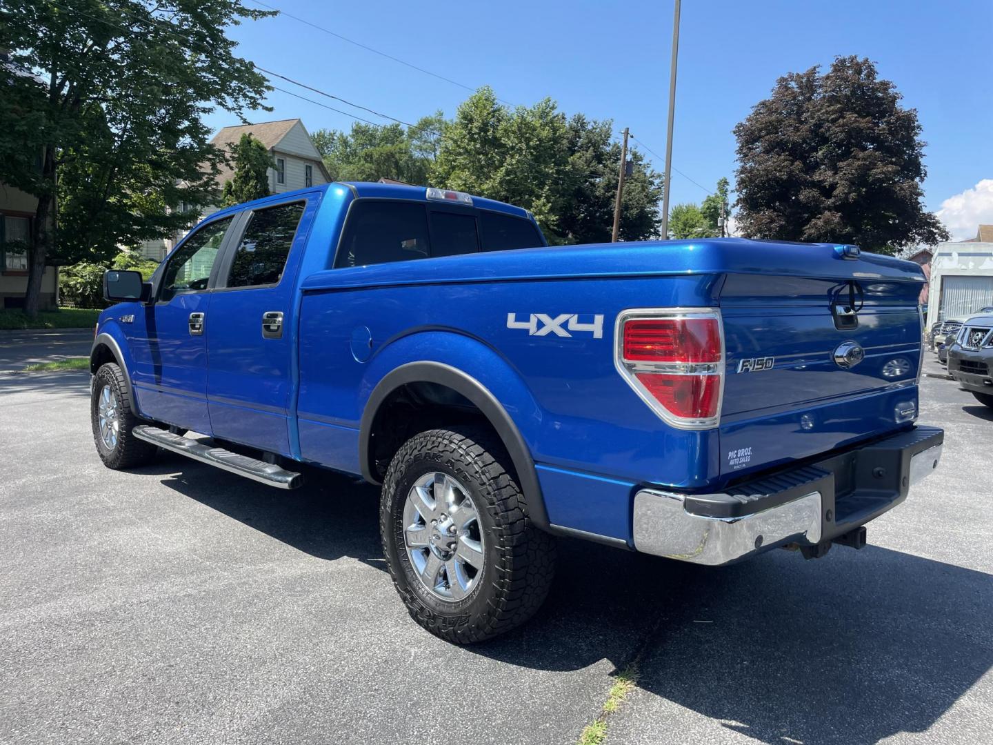 2014 blue /tan Ford F-150 XL SuperCrew 5.5-ft. Bed 4WD (1FTFW1EF1EF) with an 5.0L V8 engine, 6-Speed Automatic transmission, located at 101 N. Main Street, Muncy, PA, 17756, (570) 546-5462, 41.207691, -76.785942 - Photo#2