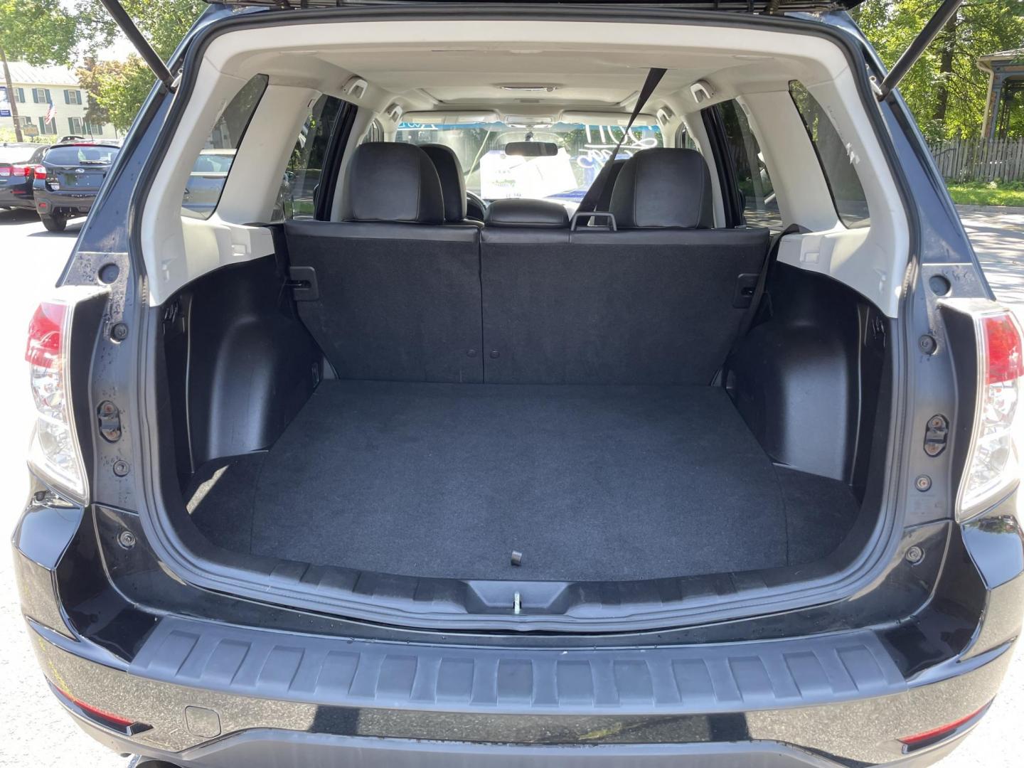 2011 black /black Subaru Forester 2.5X Limited (JF2SHAFC8BH) with an 2.5L H4 SOHC 16V engine, 4-Speed Automatic transmission, located at 101 N. Main Street, Muncy, PA, 17756, (570) 546-5462, 41.207691, -76.785942 - Photo#7