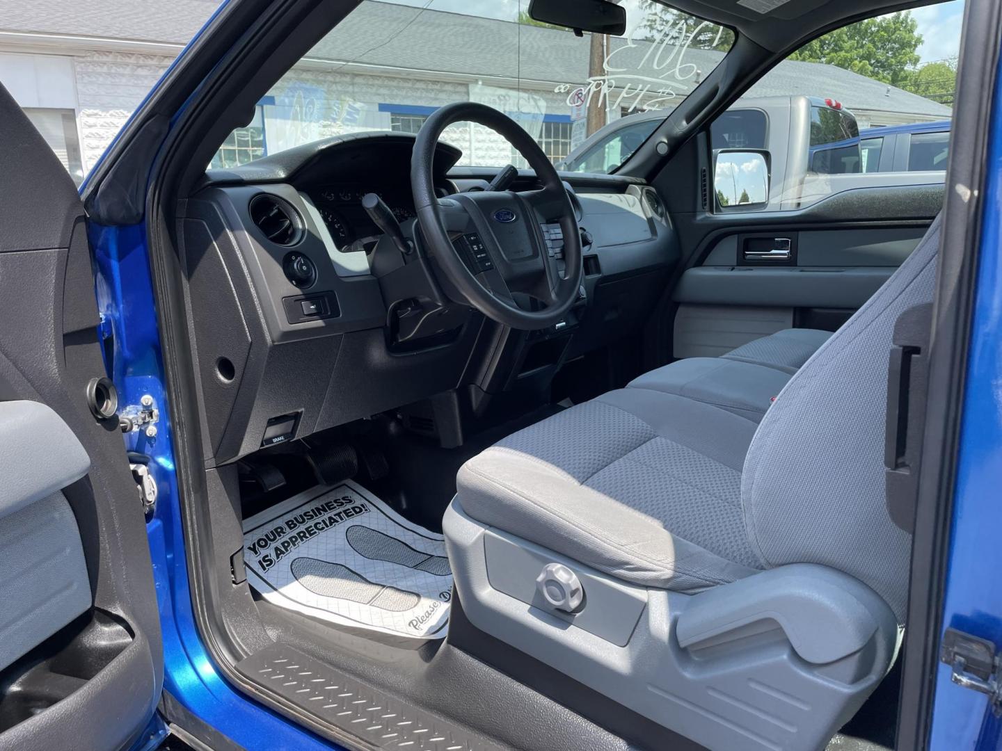 2013 blue Ford F-150 Lariat SuperCab 6.5-ft. Bed 4WD (1FTFX1EF7DF) with an 5.0L V8 engine, 6-Speed Automatic transmission, located at 101 N. Main Street, Muncy, PA, 17756, (570) 546-5462, 41.207691, -76.785942 - Photo#4