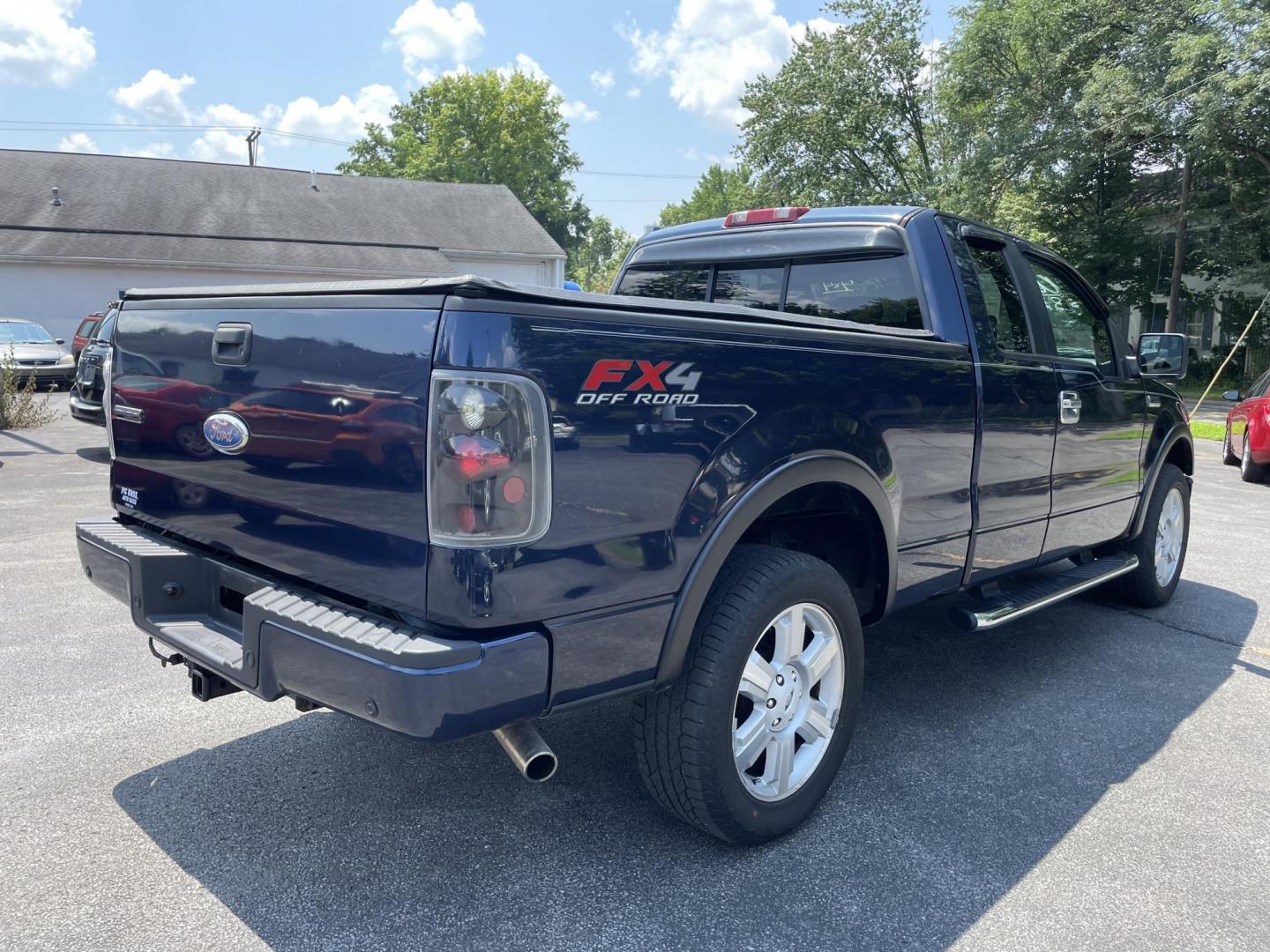 2006 blue Ford F-150 FX4 SuperCab (1FTPX14586F) with an 5.4L V8 SOHC 16V engine, 4-Speed Automatic Overdrive transmission, located at 101 N. Main Street, Muncy, PA, 17756, (570) 546-5462, 41.207691, -76.785942 - Photo#3