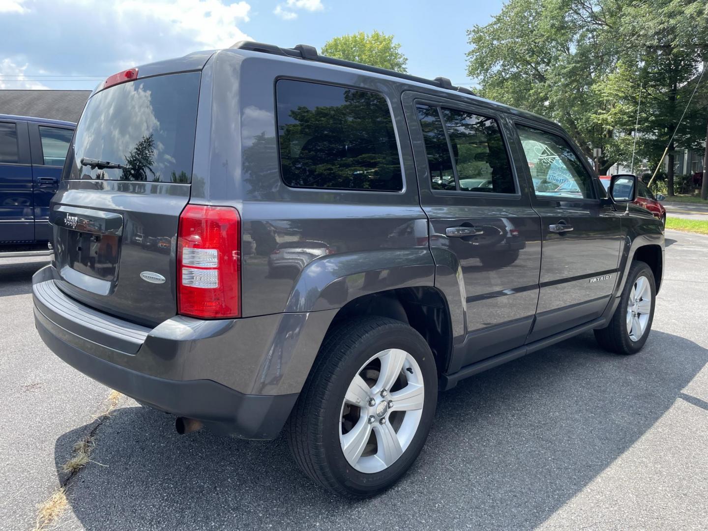 2015 Jeep Patriot Latitude 4WD (1C4NJRFB3FD) with an 2.4L L4 DOHC 16V engine, located at 101 N. Main Street, Muncy, PA, 17756, (570) 546-5462, 41.207691, -76.785942 - Photo#3