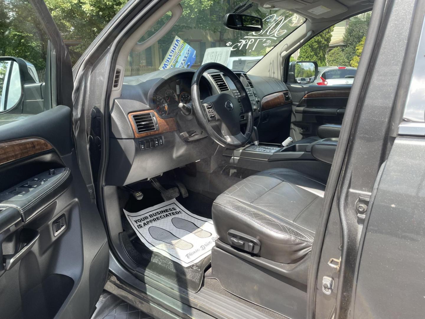 2012 Nissan Armada SL 4WD (5N1AA0NC2CN) with an 5.6L V8 DOHC 32V engine, 5-Speed Automatic transmission, located at 101 N. Main Street, Muncy, PA, 17756, (570) 546-5462, 41.207691, -76.785942 - Photo#6
