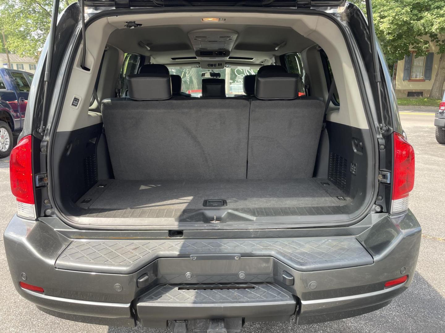 2012 Nissan Armada SL 4WD (5N1AA0NC2CN) with an 5.6L V8 DOHC 32V engine, 5-Speed Automatic transmission, located at 101 N. Main Street, Muncy, PA, 17756, (570) 546-5462, 41.207691, -76.785942 - Photo#10