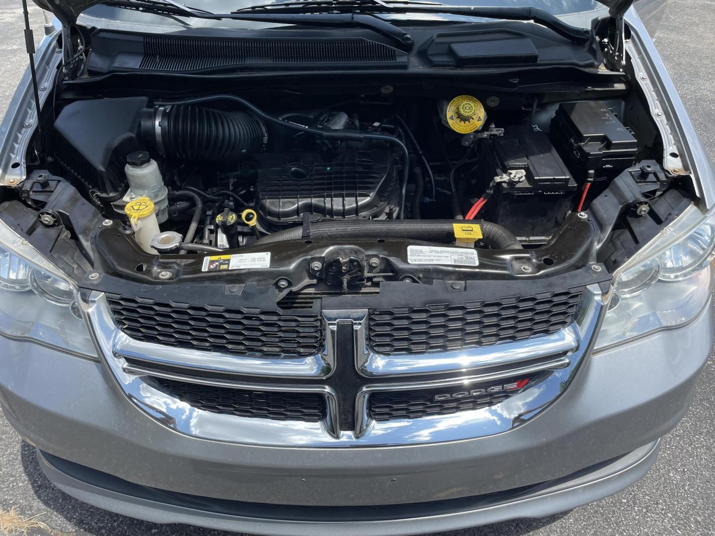 2016 Dodge Grand Caravan SXT (2C4RDGCG3GR) with an 3.6L V6 DOHC 24V engine, 6A transmission, located at 101 N. Main Street, Muncy, PA, 17756, (570) 546-5462, 41.207691, -76.785942 - Photo#8