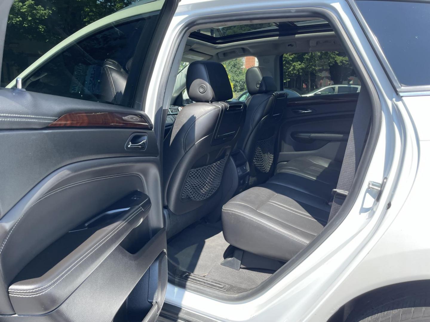 2014 White /black Cadillac SRX Luxury Collection AWD (3GYFNEE36ES) with an 3.6L V6 DOHC 24V FFV engine, 6-Speed Automatic transmission, located at 101 N. Main Street, Muncy, PA, 17756, (570) 546-5462, 41.207691, -76.785942 - Photo#7