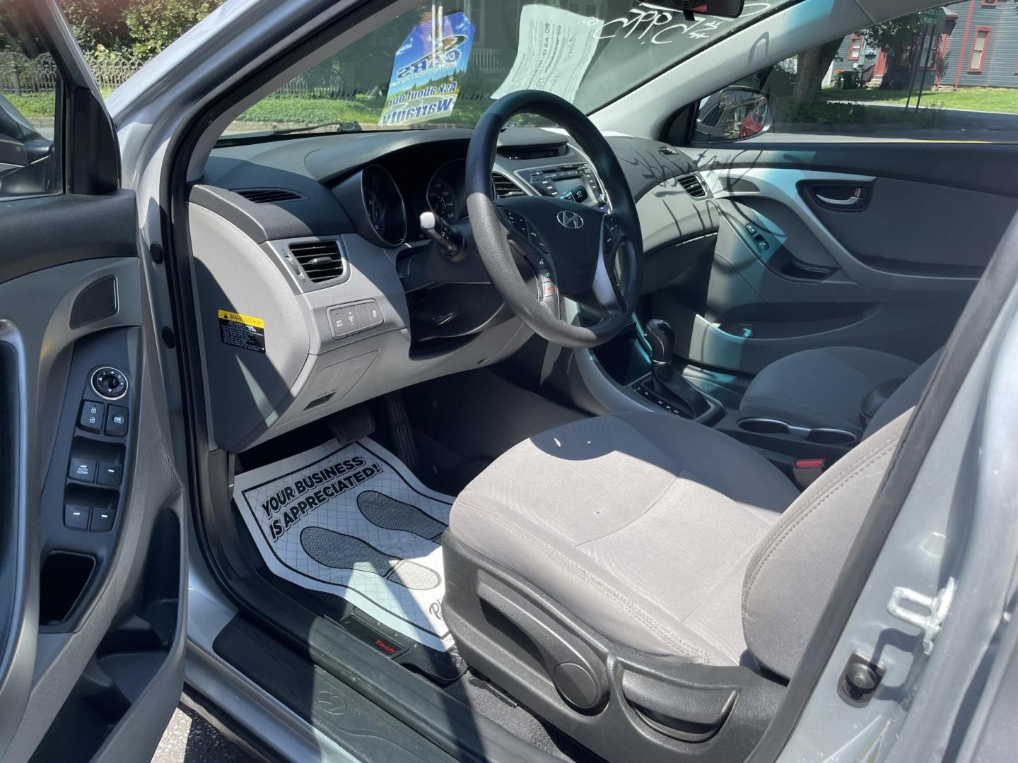 2014 silver Hyundai Elantra Limited (5NPDH4AE4EH) with an 1.8L L4 DOHC 16V engine, 6-Speed Automatic transmission, located at 101 N. Main Street, Muncy, PA, 17756, (570) 546-5462, 41.207691, -76.785942 - Photo#4