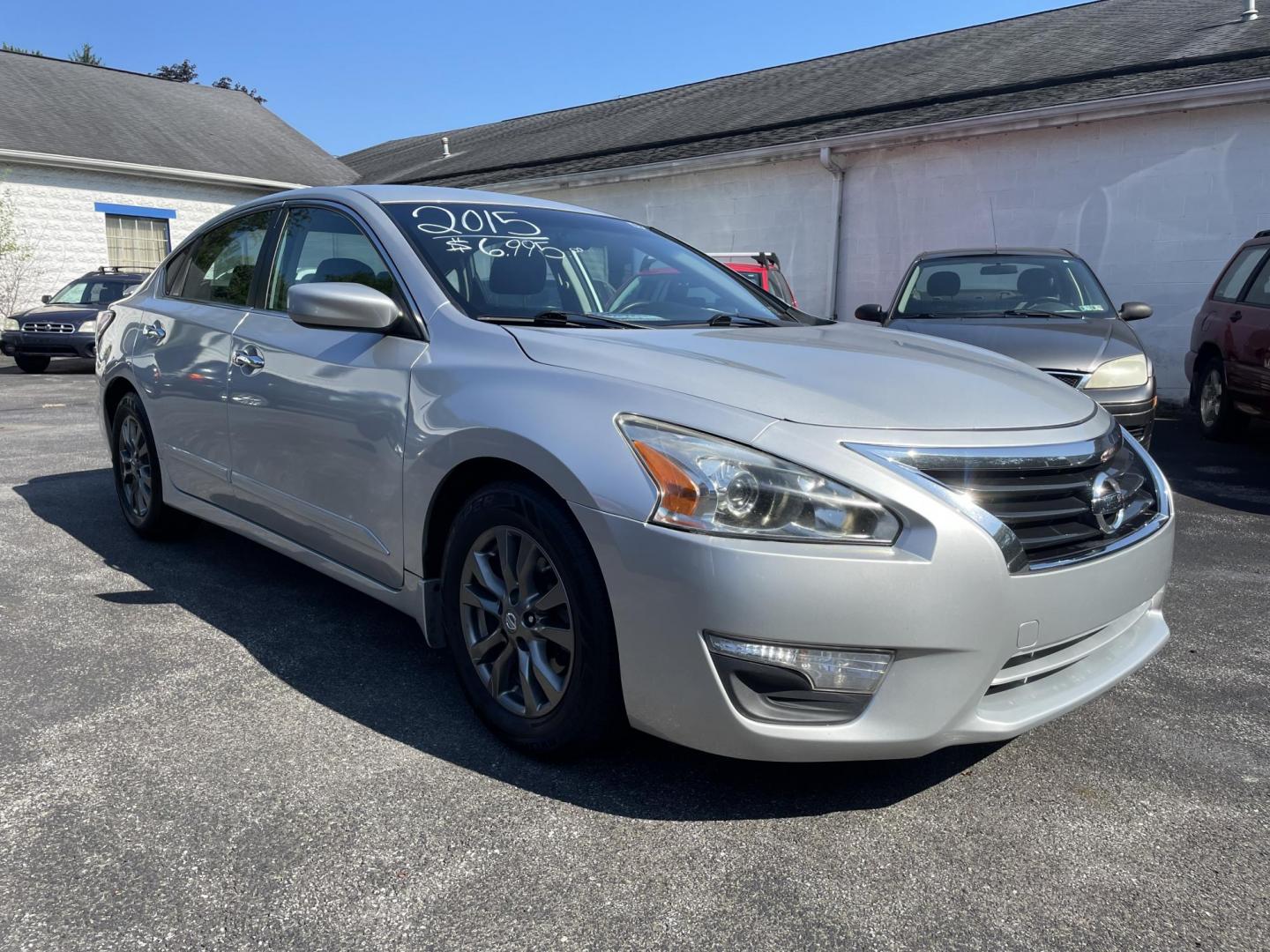 2015 silver Nissan Altima 2.5 S (1N4AL3AP3FN) with an 2.5L L4 DOHC 16V engine, Continuously Variable Transmission transmission, located at 101 N. Main Street, Muncy, PA, 17756, (570) 546-5462, 41.207691, -76.785942 - Photo#1