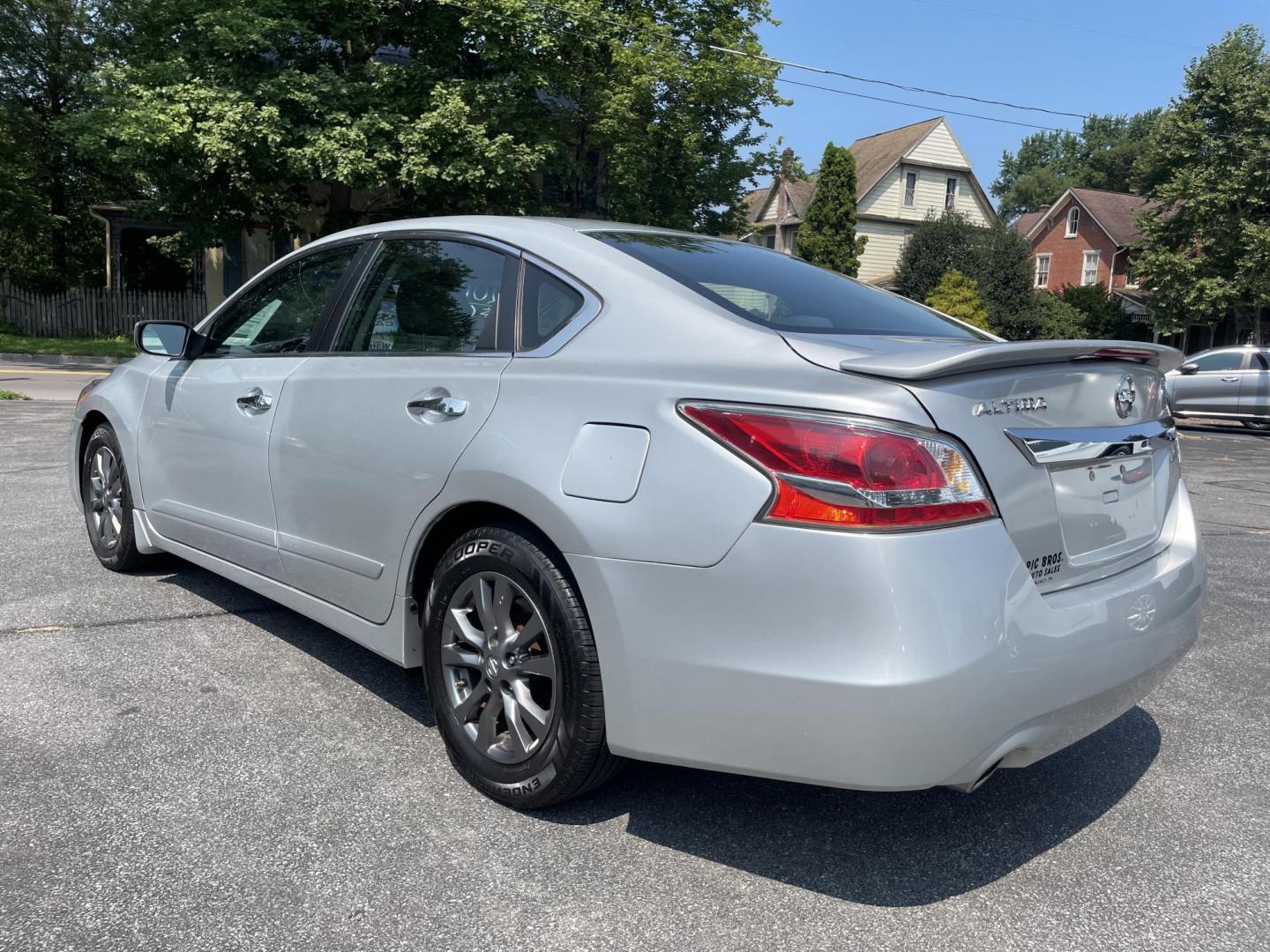 2015 silver Nissan Altima 2.5 S (1N4AL3AP3FN) with an 2.5L L4 DOHC 16V engine, Continuously Variable Transmission transmission, located at 101 N. Main Street, Muncy, PA, 17756, (570) 546-5462, 41.207691, -76.785942 - Photo#2
