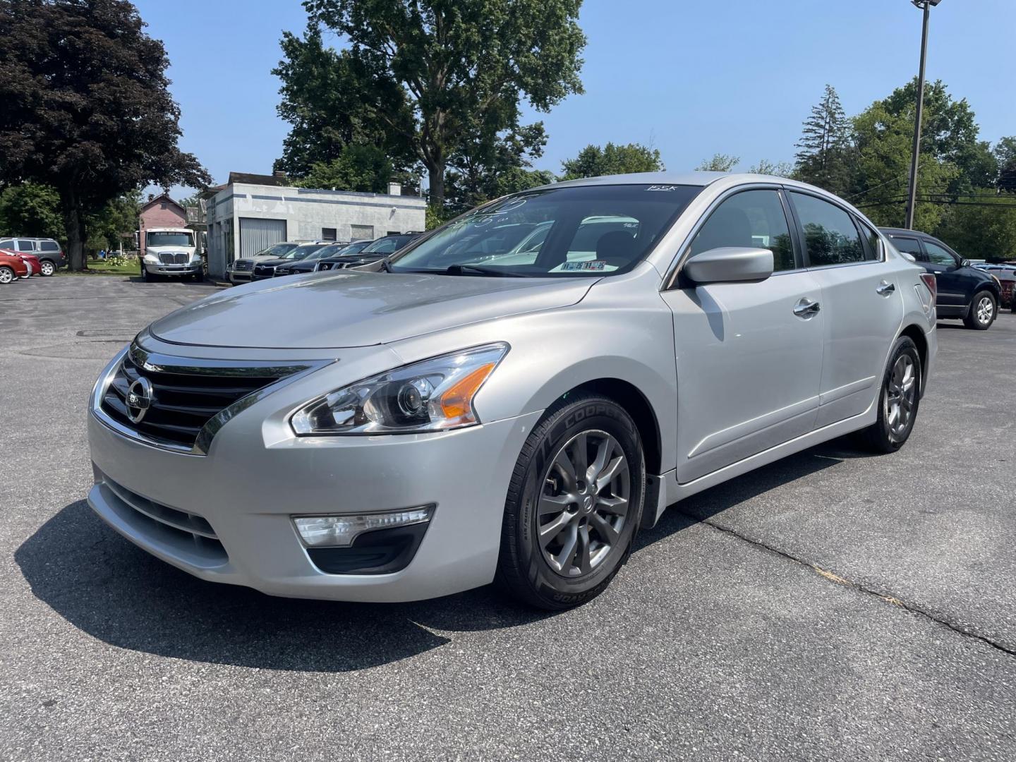 2015 silver Nissan Altima 2.5 S (1N4AL3AP3FN) with an 2.5L L4 DOHC 16V engine, Continuously Variable Transmission transmission, located at 101 N. Main Street, Muncy, PA, 17756, (570) 546-5462, 41.207691, -76.785942 - Photo#0