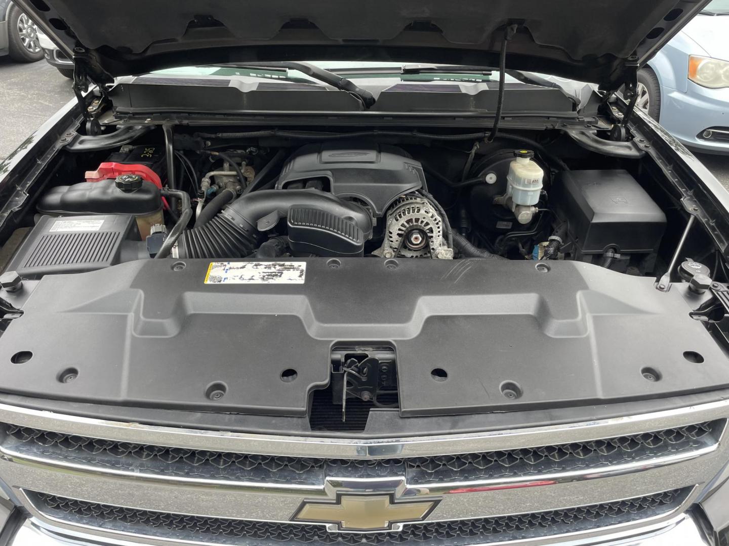 2009 Chevrolet Silverado 1500 LT1 Crew Cab 4WD (3GCEK23359G) with an 5.3L V8 OHV 16V FFV engine, 4-Speed Automatic transmission, located at 101 N. Main Street, Muncy, PA, 17756, (570) 546-5462, 41.207691, -76.785942 - Photo#7