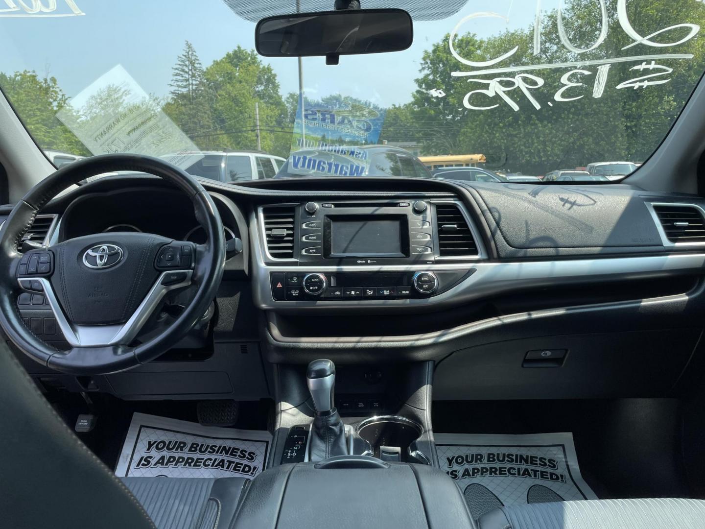 2015 black /black Toyota Highlander LE AWD V6 (5TDBKRFH6FS) with an 3.5L V6 DOHC 24V engine, 6-Speed Automatic transmission, located at 101 N. Main Street, Muncy, PA, 17756, (570) 546-5462, 41.207691, -76.785942 - Photo#4