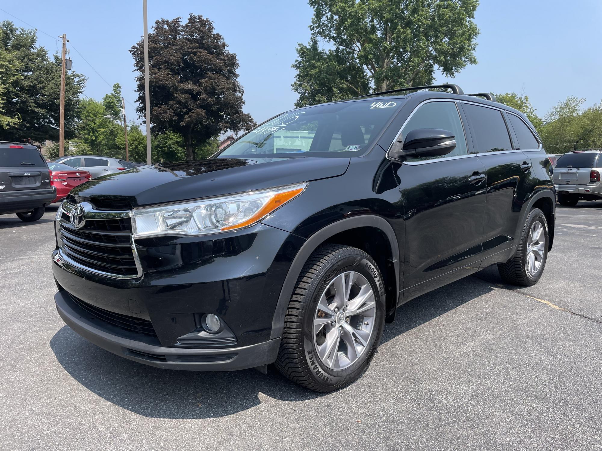 photo of 2015 Toyota Highlander LE AWD V6