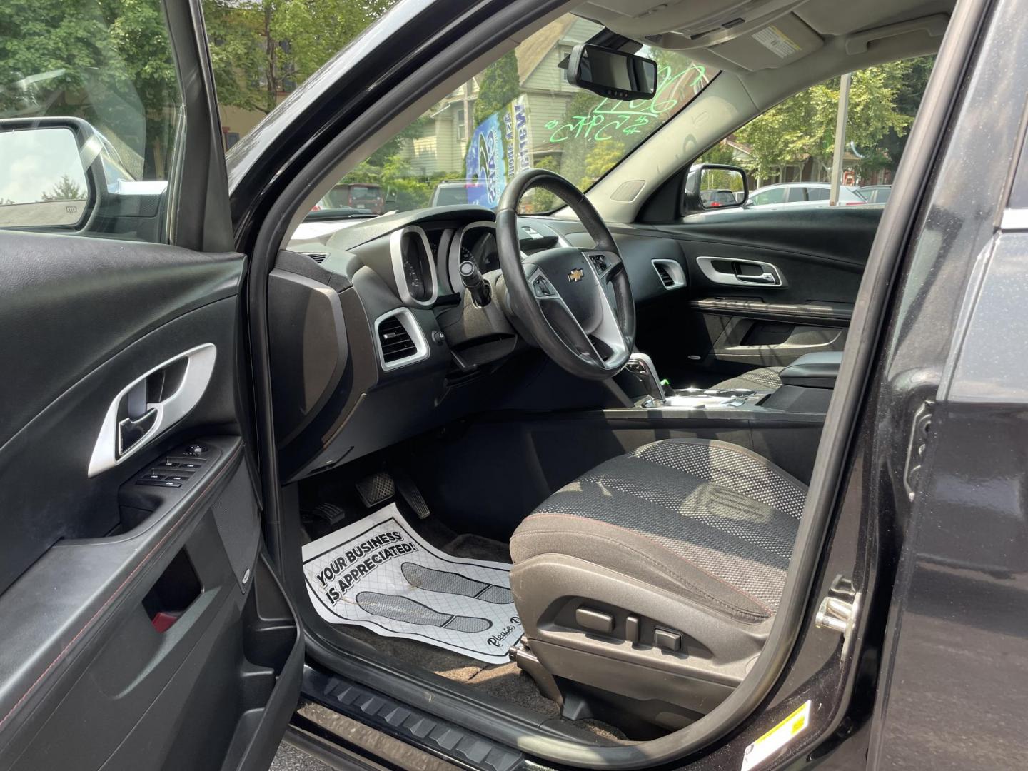 2011 black Chevrolet Equinox 2LT AWD (2CNFLNEC8B6) with an 2.4L L4 DOHC 16V engine, 6-Speed Automatic transmission, located at 101 N. Main Street, Muncy, PA, 17756, (570) 546-5462, 41.207691, -76.785942 - Photo#5