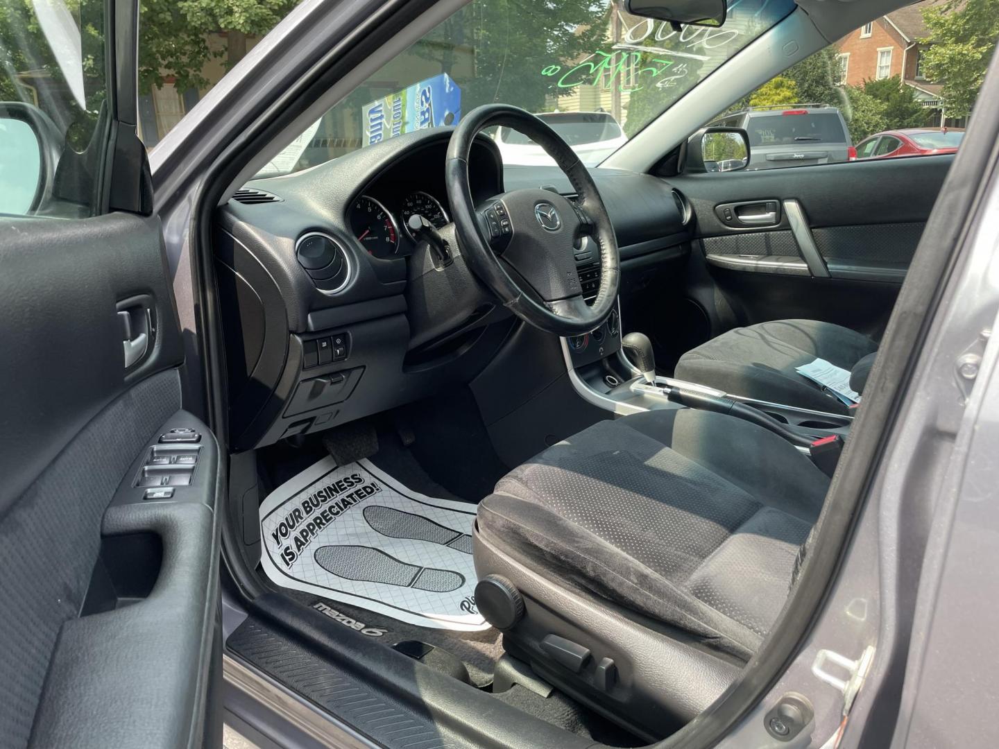 2008 silver Mazda MAZDA6 i 5-Door Grand Touring (1YVHP84C385) with an 2.3L L4 DOHC 16V engine, located at 101 N. Main Street, Muncy, PA, 17756, (570) 546-5462, 41.207691, -76.785942 - Photo#4