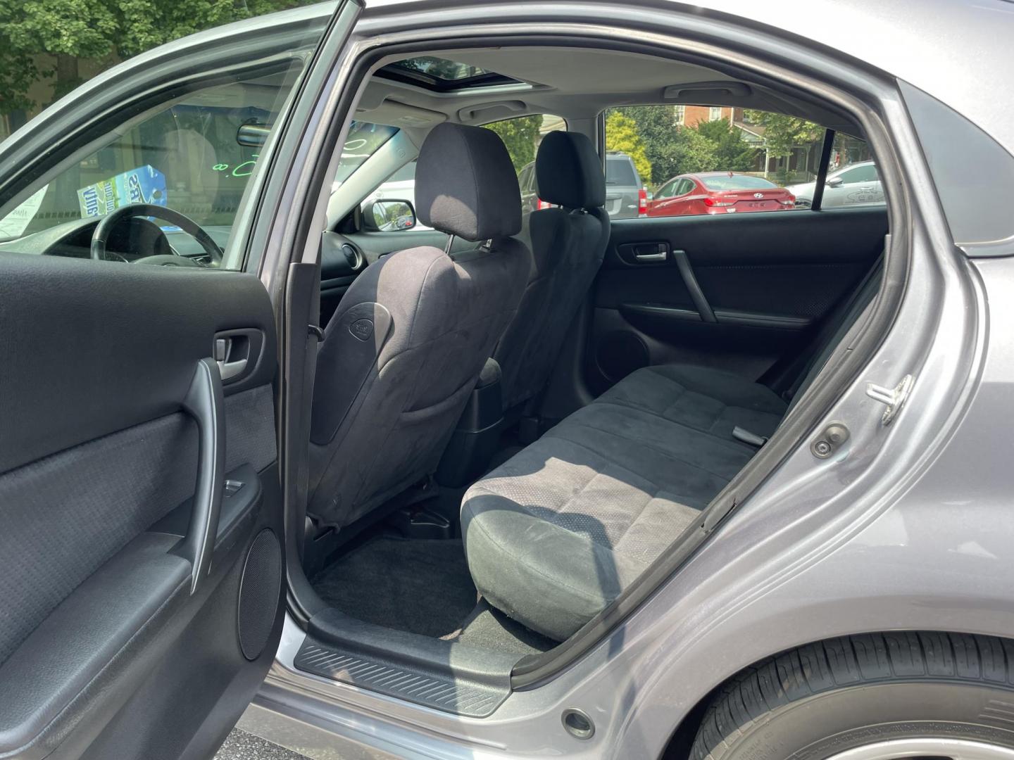 2008 silver Mazda MAZDA6 i 5-Door Grand Touring (1YVHP84C385) with an 2.3L L4 DOHC 16V engine, located at 101 N. Main Street, Muncy, PA, 17756, (570) 546-5462, 41.207691, -76.785942 - Photo#5