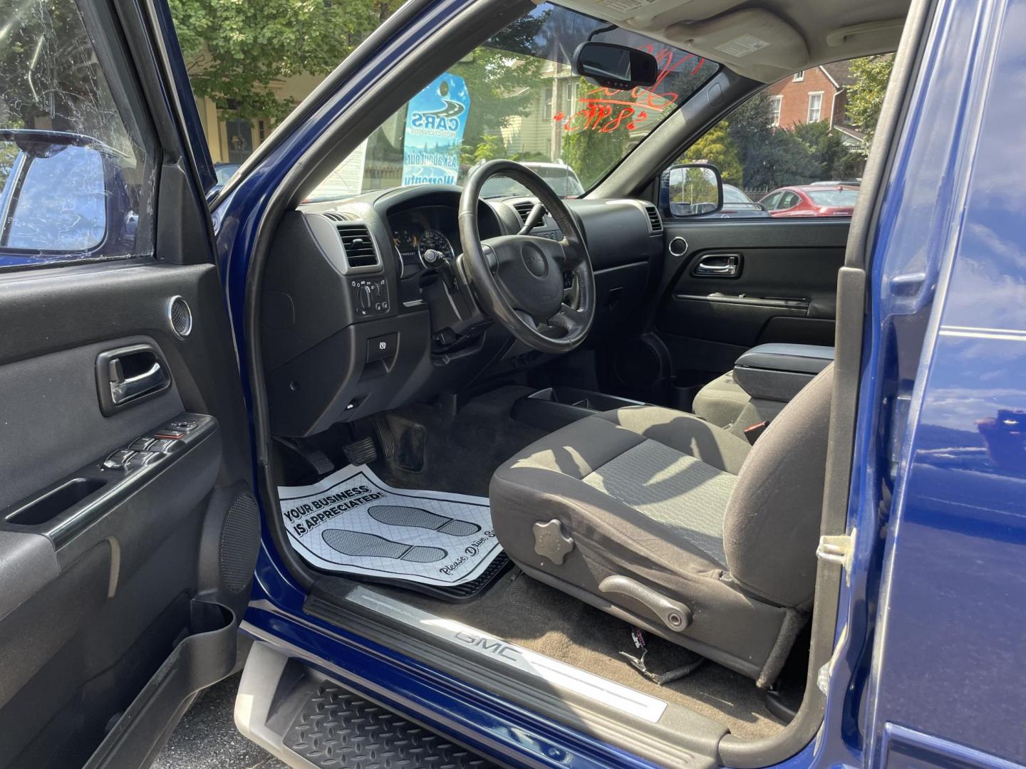 2012 blue GMC Canyon SLE2 Crew Cab 4WD (1GTH6PFE4C8) with an 3.7L L5 DOHC 20V engine, auto transmission, located at 101 N. Main Street, Muncy, PA, 17756, (570) 546-5462, 41.207691, -76.785942 - Photo#5