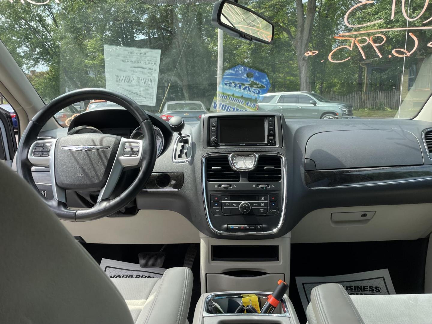 2013 blue /tan Chrysler Town & Country Touring (2C4RC1BG8DR) with an 3.6L V6 DOHC 24V engine, 6-Speed Automatic transmission, located at 101 N. Main Street, Muncy, PA, 17756, (570) 546-5462, 41.207691, -76.785942 - Photo#4