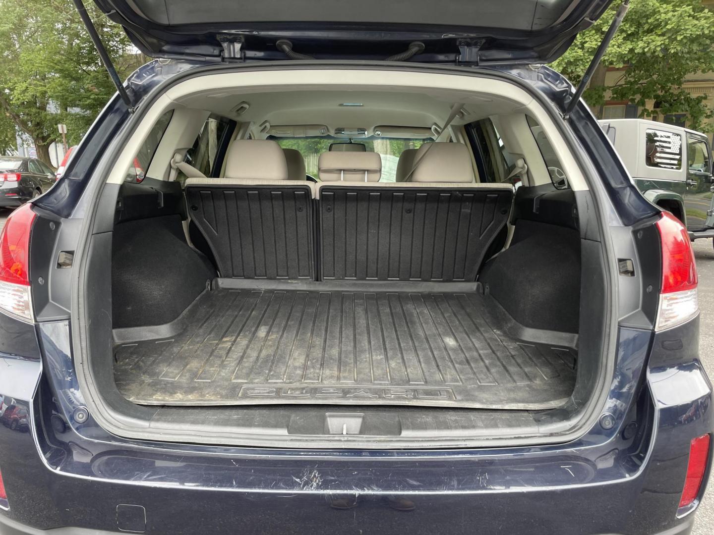 2014 blue Subaru Outback 2.5i Premium (4S4BRCCC4E3) with an 2.5L H4 DOHC 16V engine, located at 101 N. Main Street, Muncy, PA, 17756, (570) 546-5462, 41.207691, -76.785942 - Photo#7