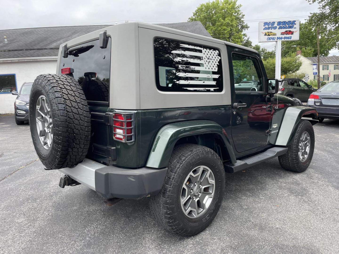 2010 Jeep Wrangler Sahara 4WD (1J4AA5D14AL) with an 3.8L V6 OHV 12V engine, located at 101 N. Main Street, Muncy, PA, 17756, (570) 546-5462, 41.207691, -76.785942 - Photo#2