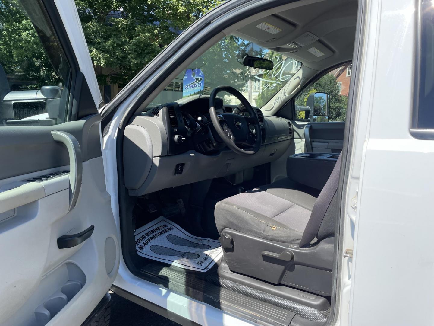2012 Chevrolet Silverado 2500HD Work Truck Crew Cab 4WD (1GC1KVCG5CF) with an 6.0L V8 OHV 16V FFV engine, 6-Speed Automatic transmission, located at 101 N. Main Street, Muncy, PA, 17756, (570) 546-5462, 41.207691, -76.785942 - Photo#8