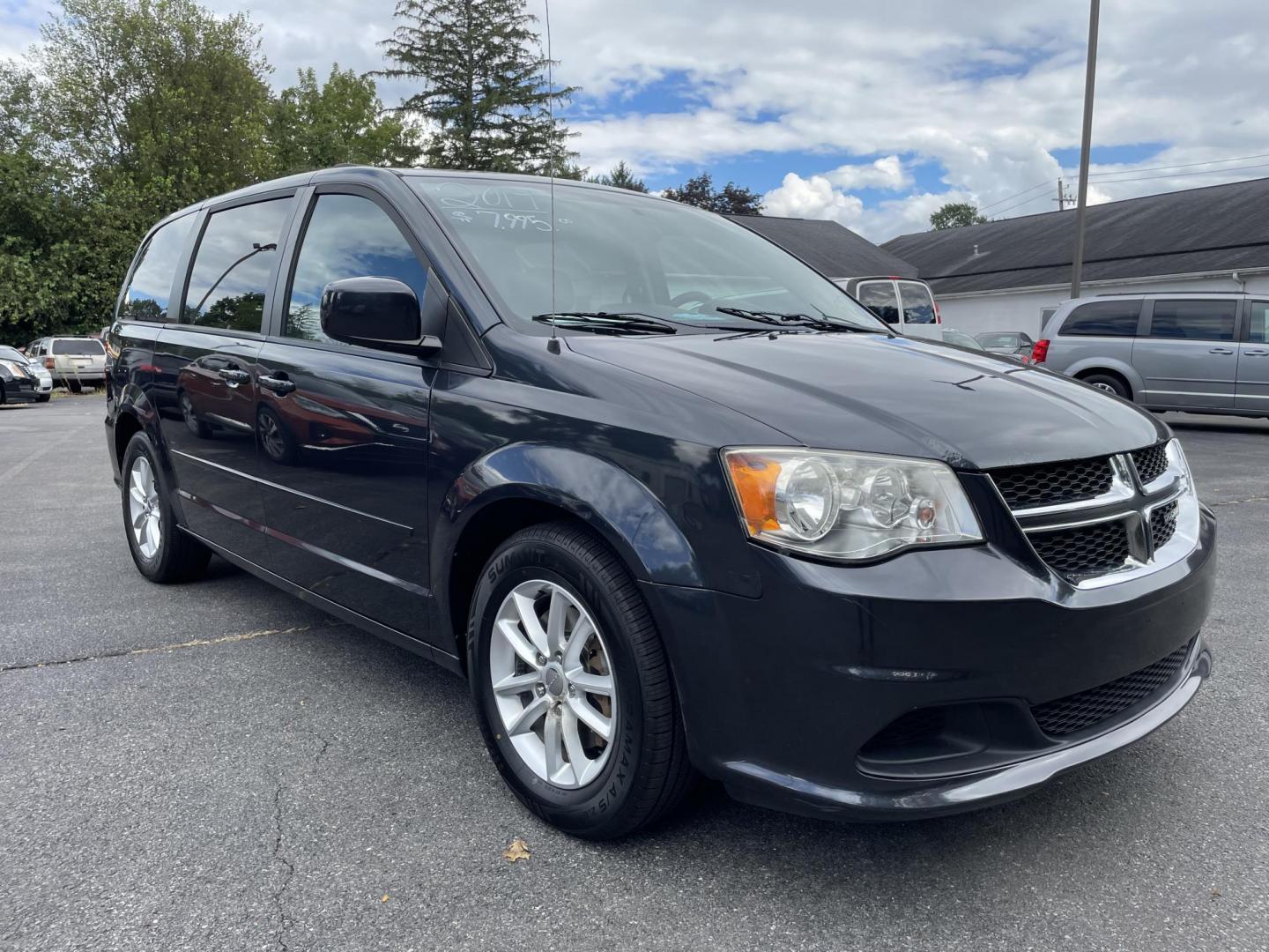 2014 blue /black Dodge Grand Caravan SXT (2C4RDGCG0ER) with an 3.6L V6 DOHC 24V engine, 6-Speed Automatic transmission, located at 101 N. Main Street, Muncy, PA, 17756, (570) 546-5462, 41.207691, -76.785942 - Photo#1