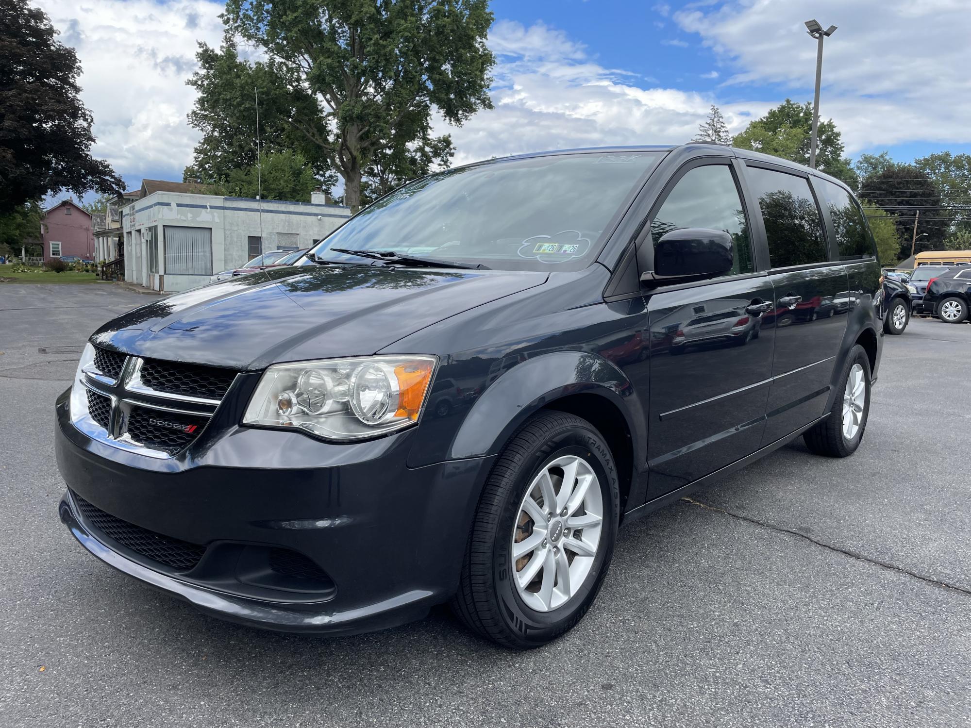 photo of 2014 Dodge Grand Caravan SXT