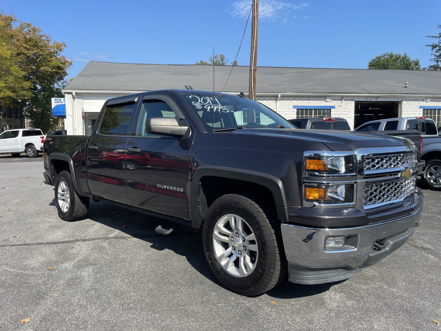 2014 Chevrolet Silverado 1500 1LT Crew Cab 4WD (3GCUKREC7EG) with an 5.3L V8 OHV 16V engine, 6-Speed Automatic transmission, located at 101 N. Main Street, Muncy, PA, 17756, (570) 546-5462, 41.207691, -76.785942- Photo#2