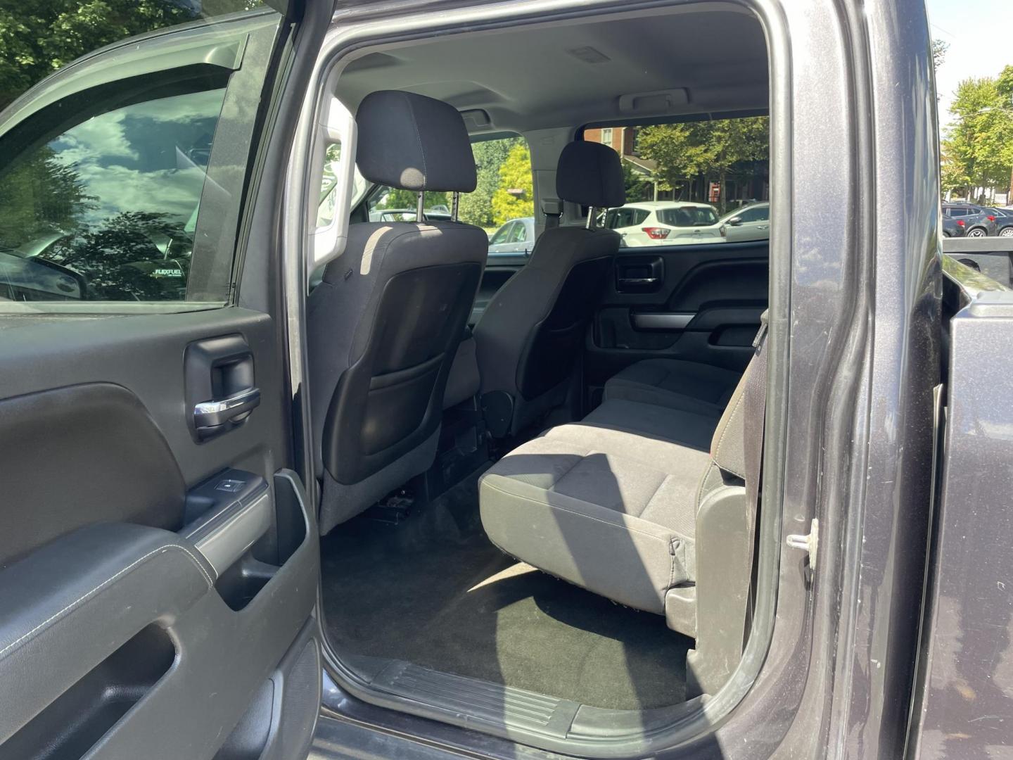 2014 Chevrolet Silverado 1500 1LT Crew Cab 4WD (3GCUKREC7EG) with an 5.3L V8 OHV 16V engine, 6-Speed Automatic transmission, located at 101 N. Main Street, Muncy, PA, 17756, (570) 546-5462, 41.207691, -76.785942 - Photo#5