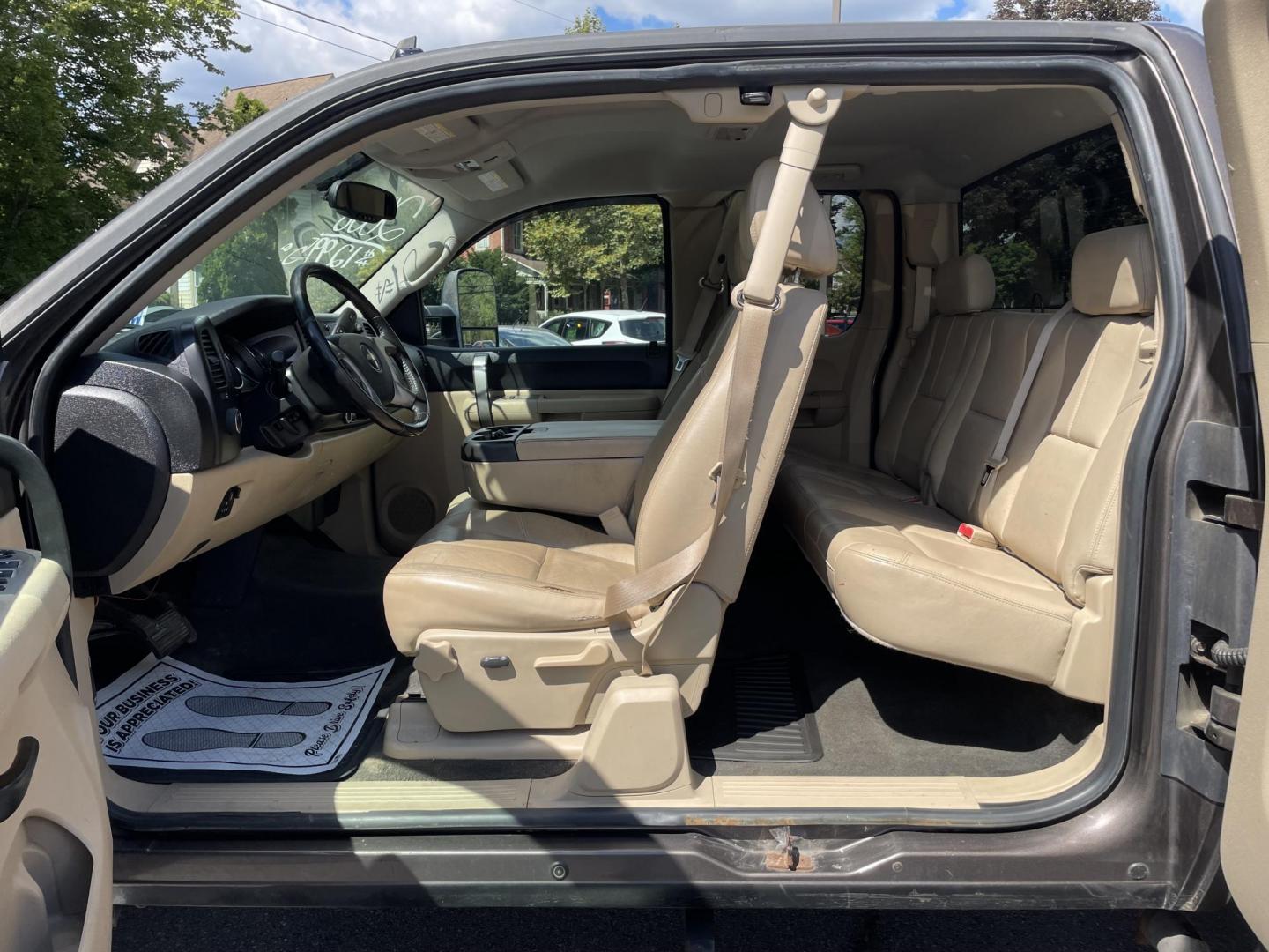 2008 Chevrolet Silverado 2500HD LT1 Ext. Cab Long Box 4WD (1GCHK29K98E) with an 6.0L V8 OHV 16V engine, 6-Speed Automatic Overdrive transmission, located at 101 N. Main Street, Muncy, PA, 17756, (570) 546-5462, 41.207691, -76.785942 - Photo#7