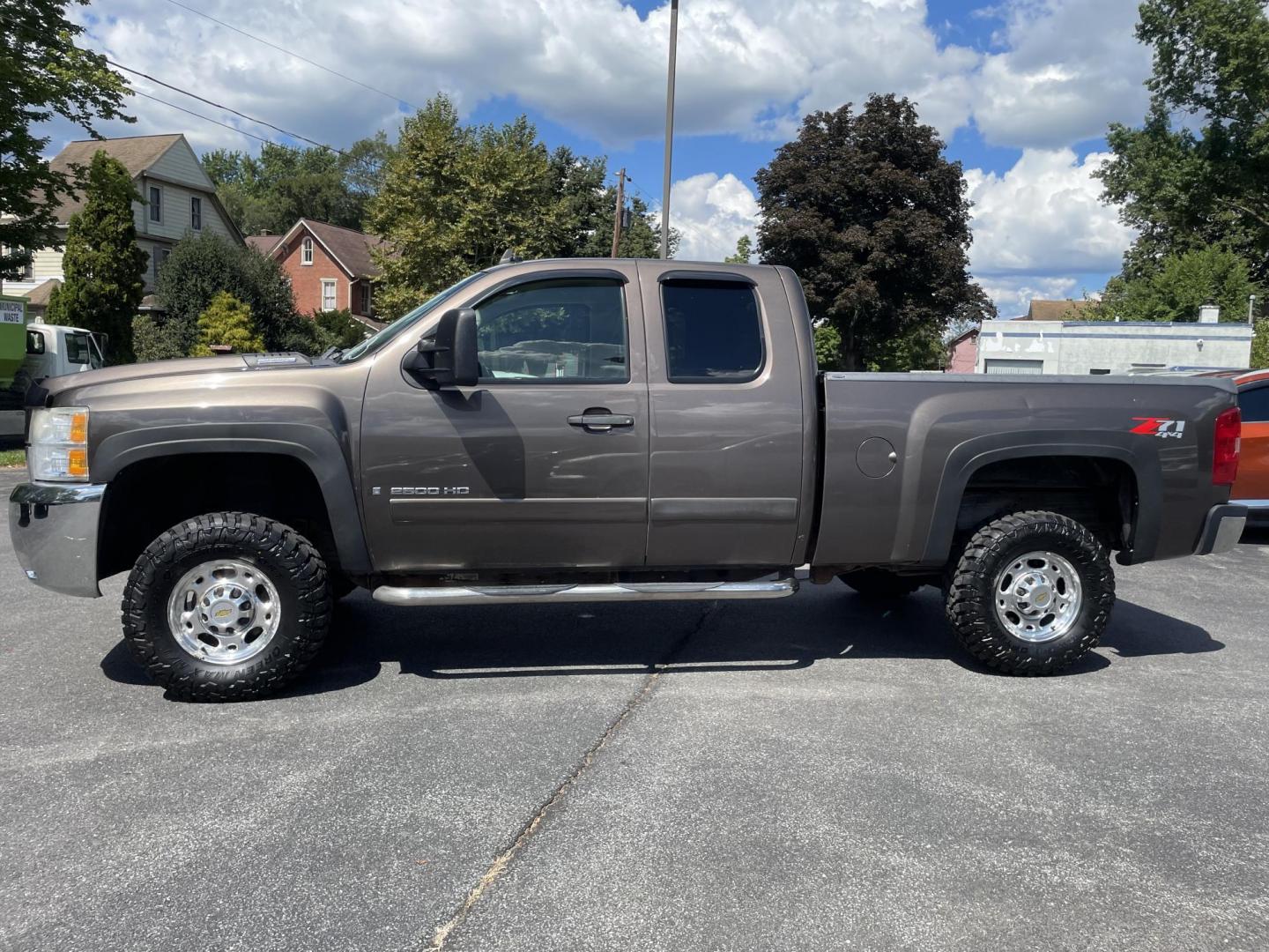 2008 Chevrolet Silverado 2500HD LT1 Ext. Cab Long Box 4WD (1GCHK29K98E) with an 6.0L V8 OHV 16V engine, 6-Speed Automatic Overdrive transmission, located at 101 N. Main Street, Muncy, PA, 17756, (570) 546-5462, 41.207691, -76.785942 - Photo#3