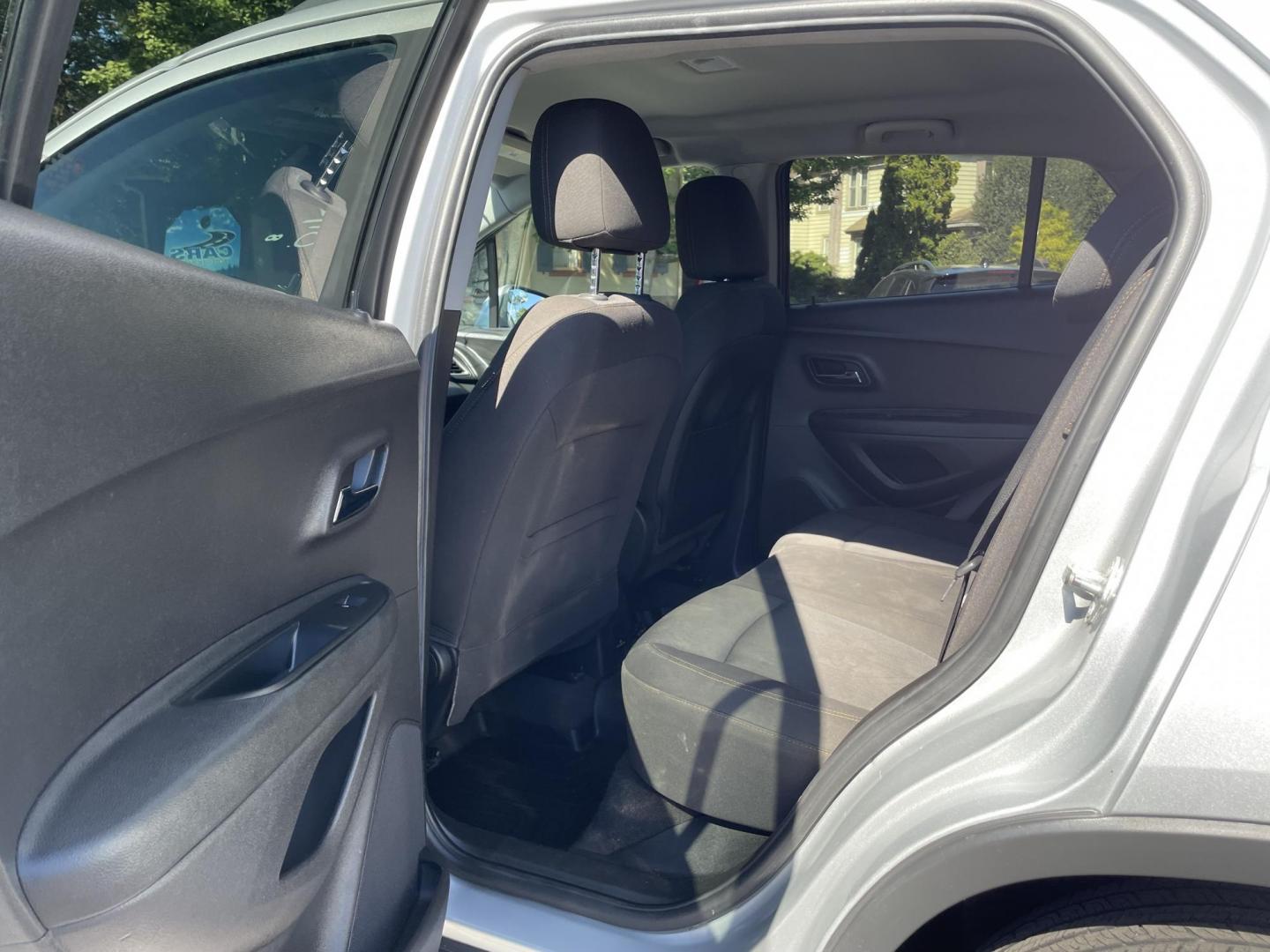 2017 silver Chevrolet Trax LT AWD (3GNCJPSB0HL) with an 1.4L L4 DOHC 16V engine, 6A transmission, located at 101 N. Main Street, Muncy, PA, 17756, (570) 546-5462, 41.207691, -76.785942 - Photo#6