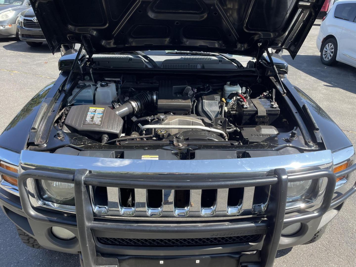 2010 black /black Hummer H3T Adventure (5GNRNHEE6A8) with an 3.7L L5 DOHC 20V engine, 4-Speed Automatic transmission, located at 101 N. Main Street, Muncy, PA, 17756, (570) 546-5462, 41.207691, -76.785942 - Photo#8