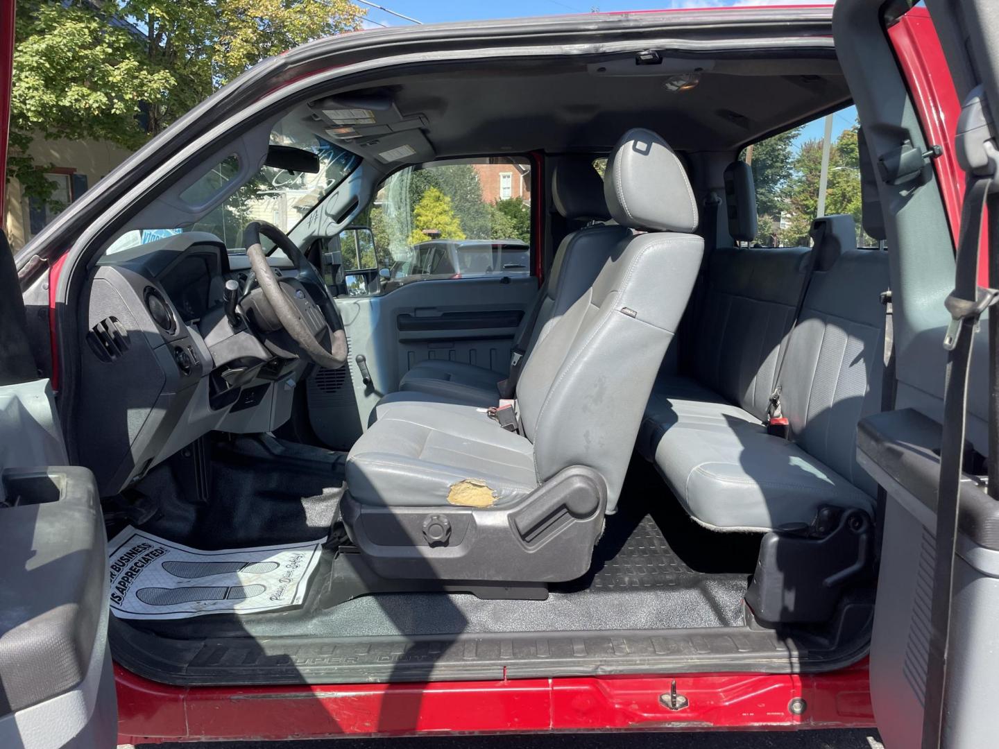2015 Ford F-250 SD Work Truck SuperCab 2WD (1FT7X2A63FE) with an 6.2L V8 OHV 16V engine, 6-Speed Automatic transmission, located at 101 N. Main Street, Muncy, PA, 17756, (570) 546-5462, 41.207691, -76.785942 - Photo#5