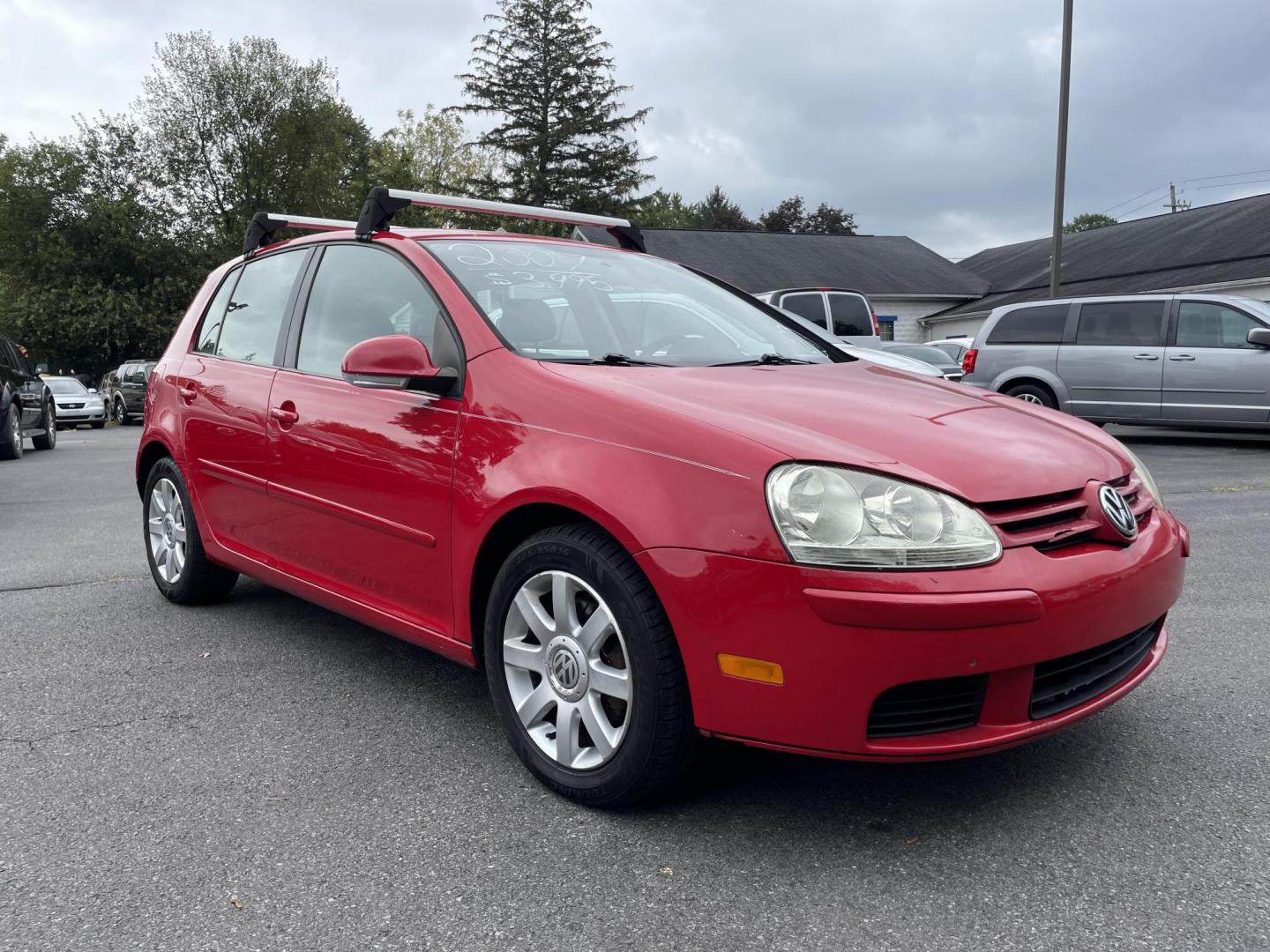 2007 Volkswagen Rabbit 4-Door (WVWCR71K97W) with an 2.5L L5 DOHC 20V engine, 5-Speed Manual Overdrive transmission, located at 101 N. Main Street, Muncy, PA, 17756, (570) 546-5462, 41.207691, -76.785942 - Photo#1