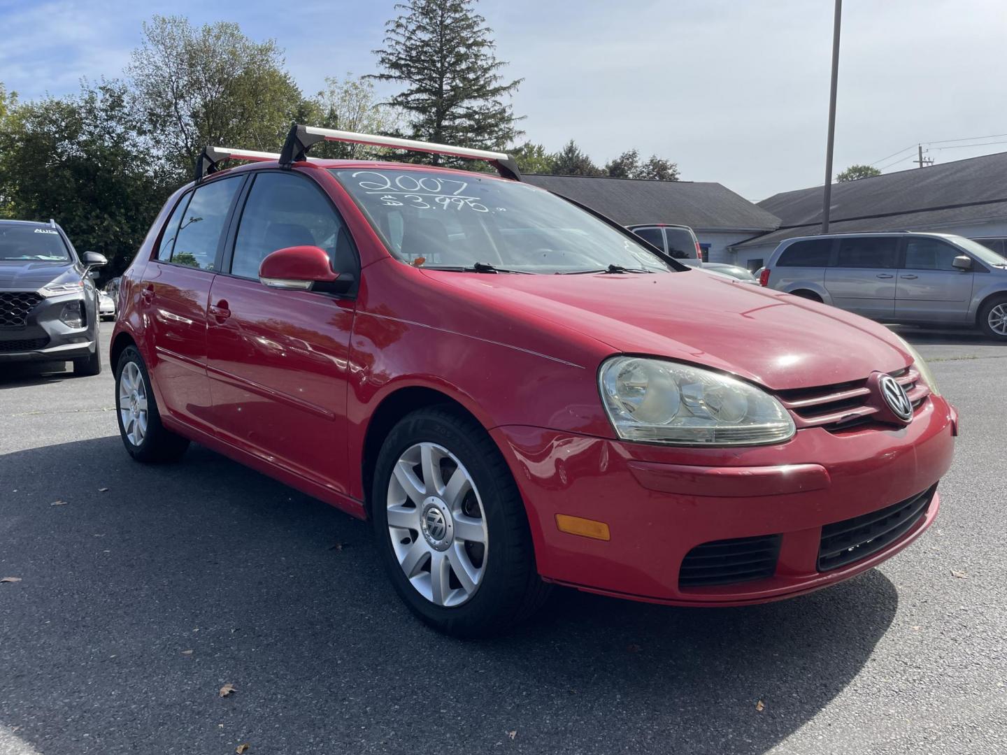 2007 Volkswagen Rabbit 4-Door (WVWCR71K97W) with an 2.5L L5 DOHC 20V engine, 5-Speed Manual Overdrive transmission, located at 101 N. Main Street, Muncy, PA, 17756, (570) 546-5462, 41.207691, -76.785942 - Photo#1