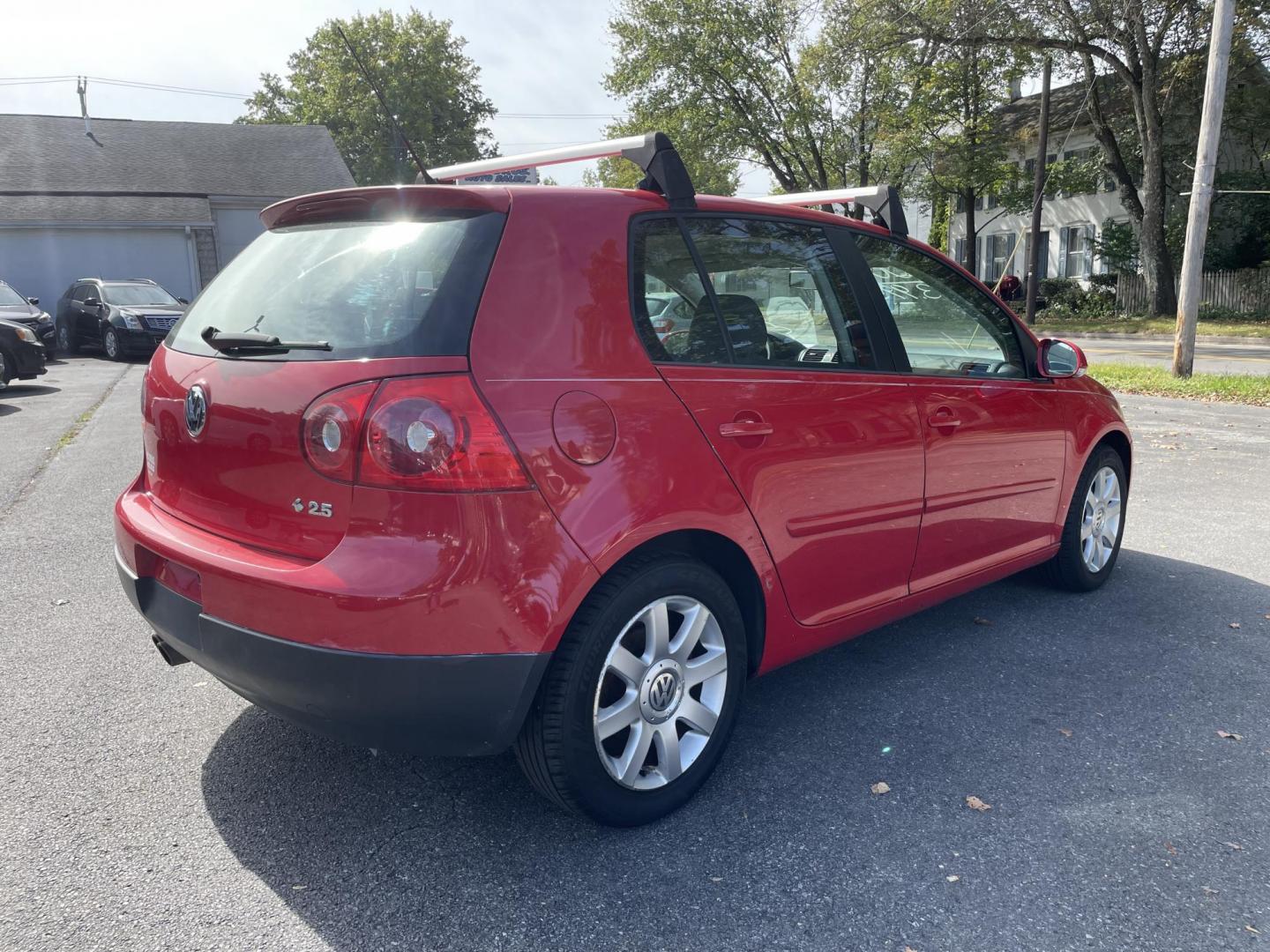 2007 Volkswagen Rabbit 4-Door (WVWCR71K97W) with an 2.5L L5 DOHC 20V engine, 5-Speed Manual Overdrive transmission, located at 101 N. Main Street, Muncy, PA, 17756, (570) 546-5462, 41.207691, -76.785942 - Photo#3