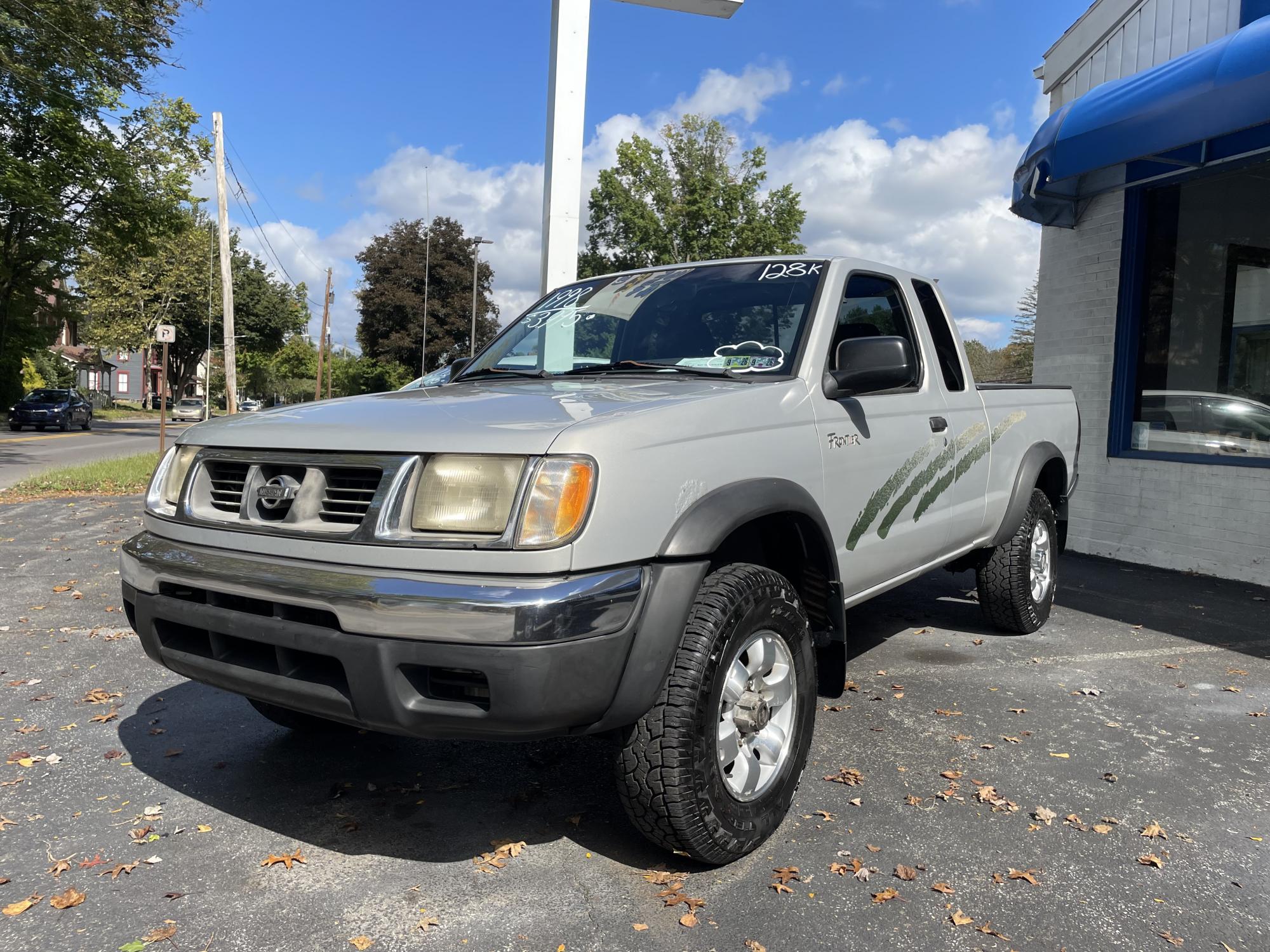 photo of 1998 Nissan Frontier SE King Cab 4WD