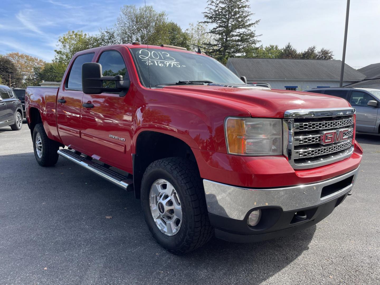 2013 GMC Sierra 2500HD SLE Crew Cab 4WD (1GT120CG6DF) with an 6.0L V8 OHV 16V FFV engine, 6-Speed Automatic transmission, located at 101 N. Main Street, Muncy, PA, 17756, (570) 546-5462, 41.207691, -76.785942 - Photo#3