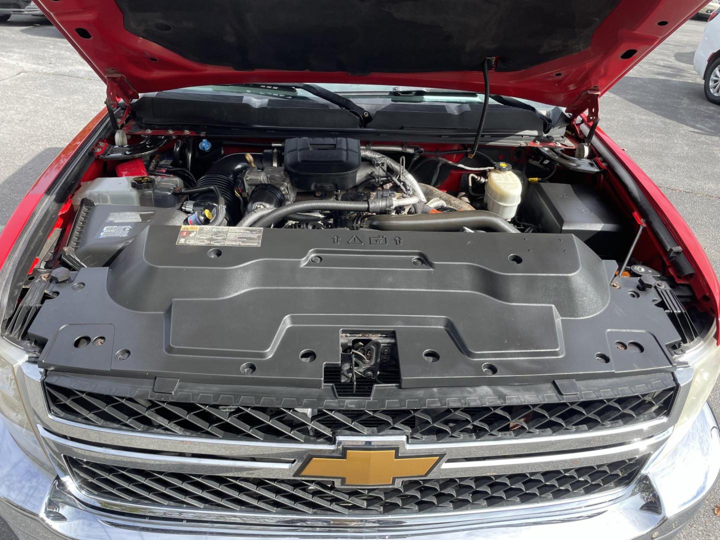 2011 Chevrolet Silverado 2500HD LT Ext. Cab 4WD (1GC2KXC82BZ) with an 6.6L V8 OHV 32V TURBO DIESEL engine, 6-Speed Automatic transmission, located at 101 N. Main Street, Muncy, PA, 17756, (570) 546-5462, 41.207691, -76.785942 - Photo#11