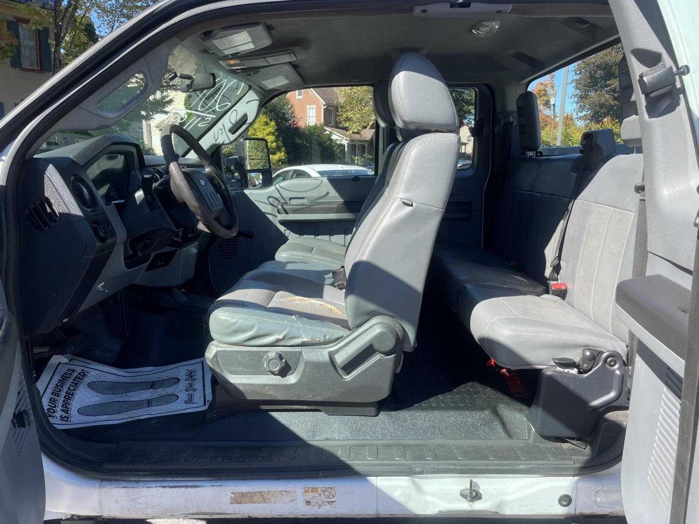 2014 White Ford F-450 SD SuperCab DRW 2WD (1FD9X4GT6EE) with an 6.7L V8 OHV 16V DIESEL engine, located at 101 N. Main Street, Muncy, PA, 17756, (570) 546-5462, 41.207691, -76.785942 - Photo#7
