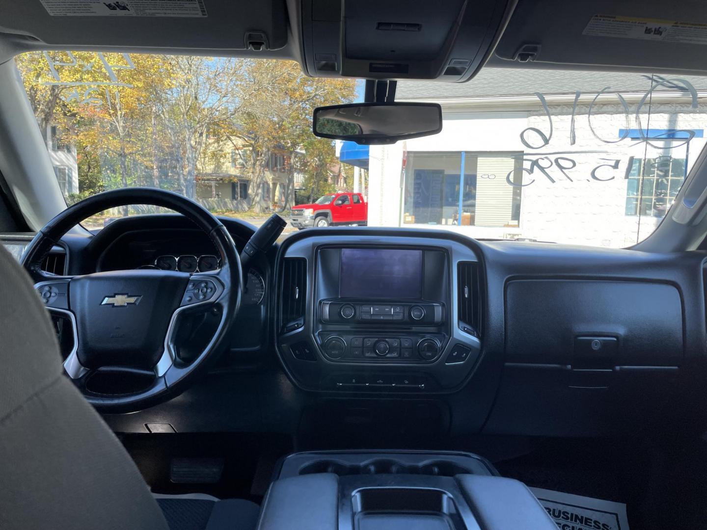 2016 Chevrolet Silverado 1500 LT Double Cab 4WD (1GCVKREC2GZ) with an 5.3L V8 OHV 16V engine, 6A transmission, located at 101 N. Main Street, Muncy, PA, 17756, (570) 546-5462, 41.207691, -76.785942 - Photo#4