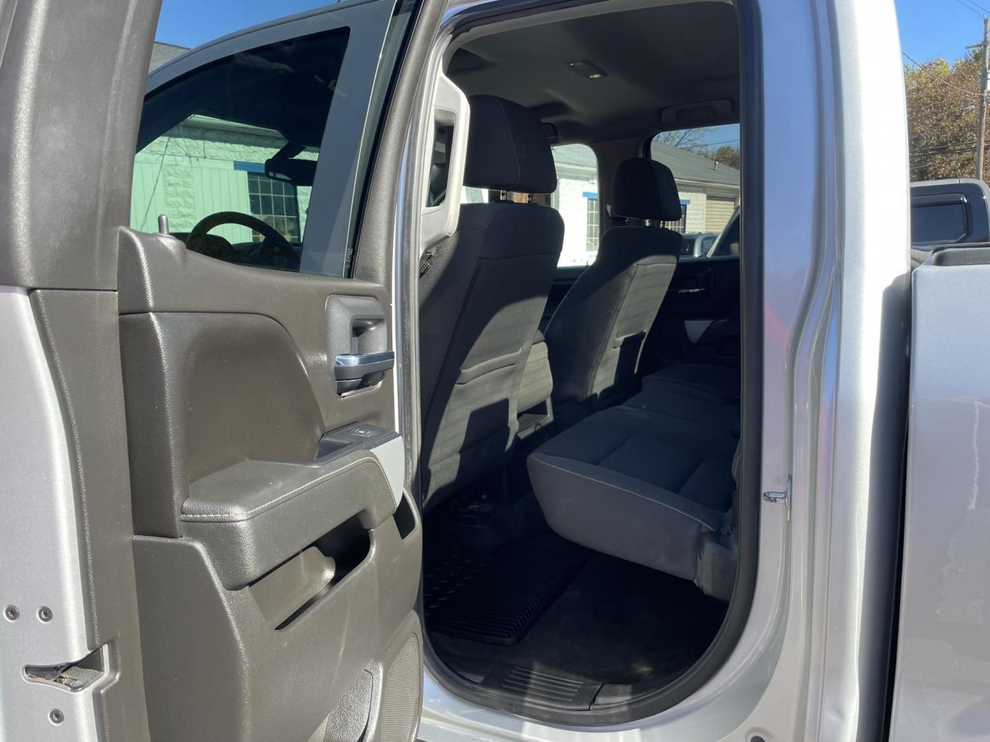 2016 Chevrolet Silverado 1500 LT Double Cab 4WD (1GCVKREC2GZ) with an 5.3L V8 OHV 16V engine, 6A transmission, located at 101 N. Main Street, Muncy, PA, 17756, (570) 546-5462, 41.207691, -76.785942 - Photo#6