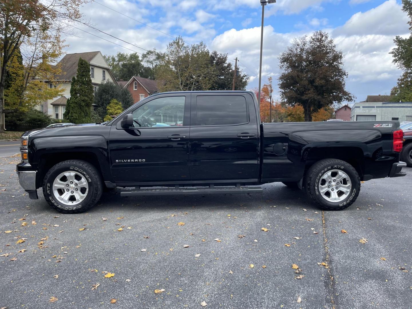 2014 black /black Chevrolet Silverado 1500 1LT Crew Cab 4WD (3GCUKREC1EG) with an 5.3L V8 OHV 16V engine, 6-Speed Automatic transmission, located at 101 N. Main Street, Muncy, PA, 17756, (570) 546-5462, 41.207691, -76.785942 - Photo#3