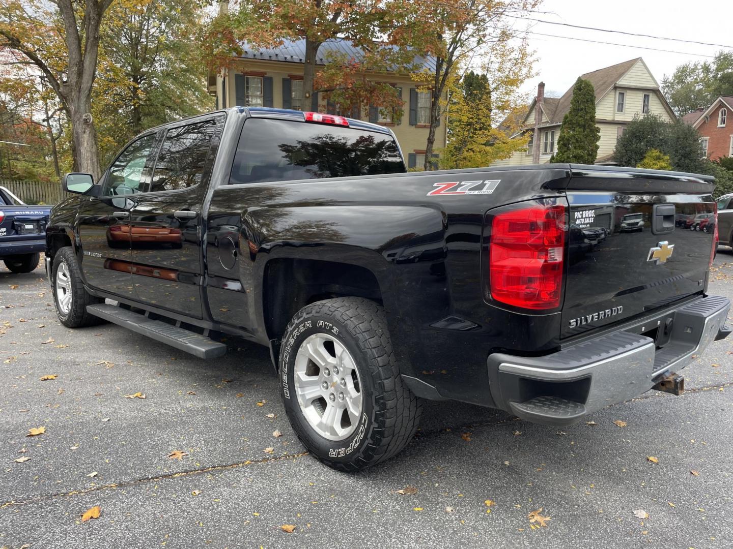 2014 black /black Chevrolet Silverado 1500 1LT Crew Cab 4WD (3GCUKREC1EG) with an 5.3L V8 OHV 16V engine, 6-Speed Automatic transmission, located at 101 N. Main Street, Muncy, PA, 17756, (570) 546-5462, 41.207691, -76.785942 - Photo#4