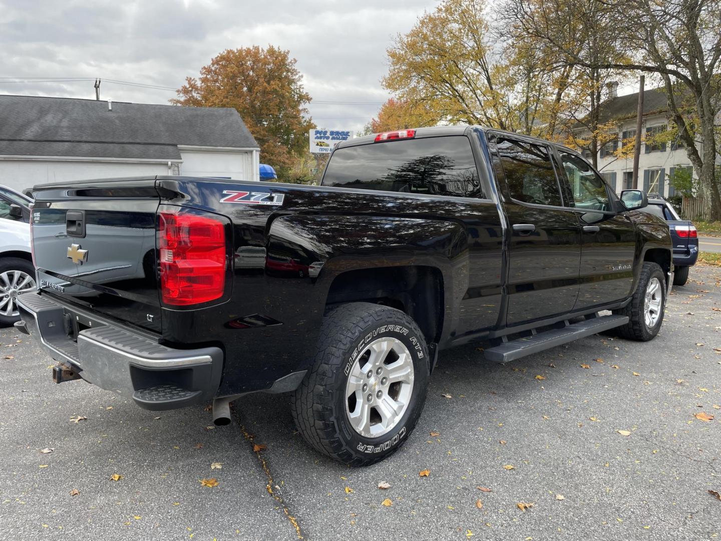 2014 black /black Chevrolet Silverado 1500 1LT Crew Cab 4WD (3GCUKREC1EG) with an 5.3L V8 OHV 16V engine, 6-Speed Automatic transmission, located at 101 N. Main Street, Muncy, PA, 17756, (570) 546-5462, 41.207691, -76.785942 - Photo#2