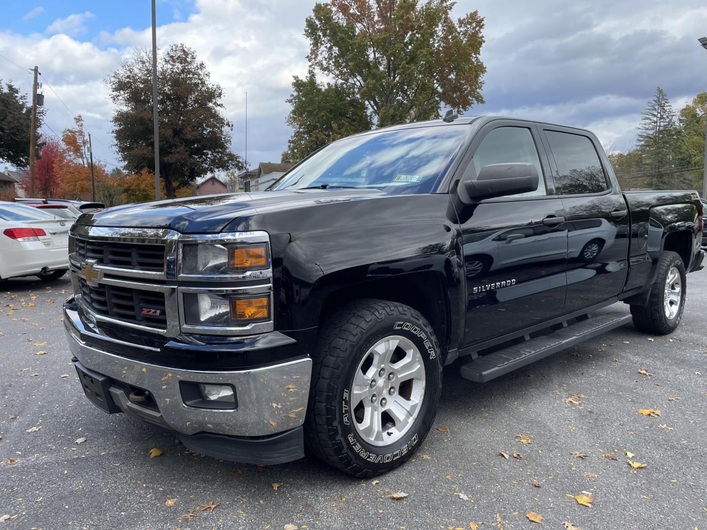 2014 black /black Chevrolet Silverado 1500 1LT Crew Cab 4WD (3GCUKREC1EG) with an 5.3L V8 OHV 16V engine, 6-Speed Automatic transmission, located at 101 N. Main Street, Muncy, PA, 17756, (570) 546-5462, 41.207691, -76.785942 - Photo#1