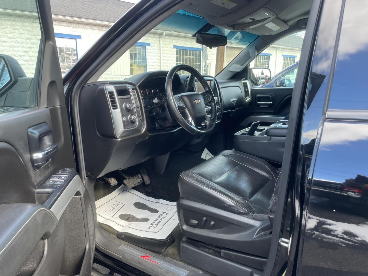 2014 black /black Chevrolet Silverado 1500 1LT Crew Cab 4WD (3GCUKREC1EG) with an 5.3L V8 OHV 16V engine, 6-Speed Automatic transmission, located at 101 N. Main Street, Muncy, PA, 17756, (570) 546-5462, 41.207691, -76.785942 - Photo#4